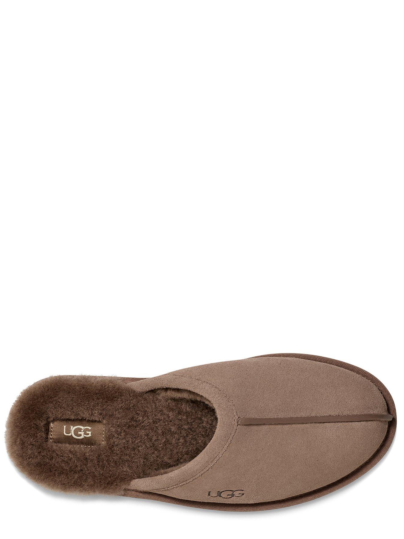 ugg-ugg-mens-scuff-slipper-light-brownoutfit