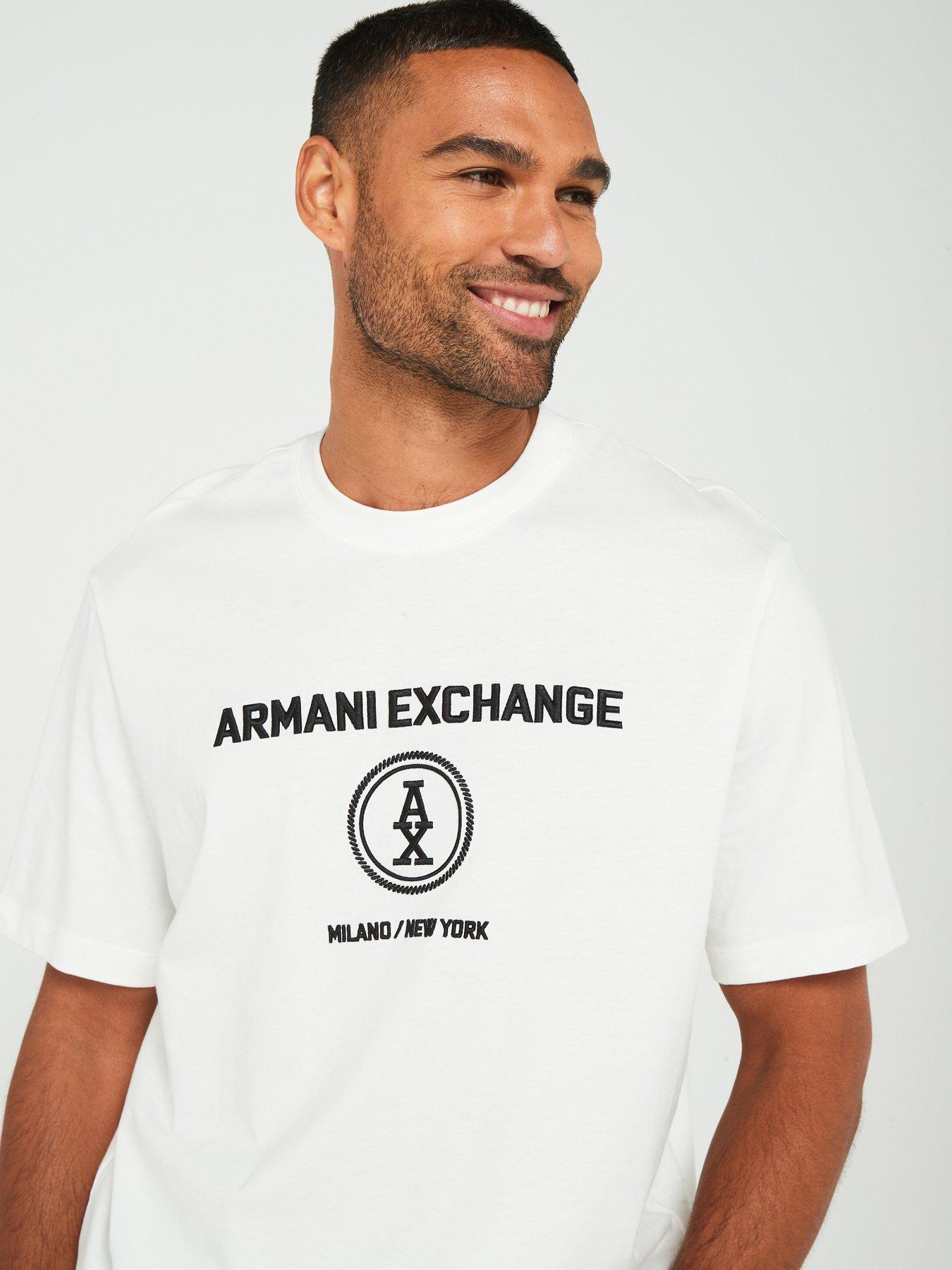 armani-exchange-armani-exchange-relaxed-fit-centre-monogram-logo-t-shirt-off-whiteoutfit