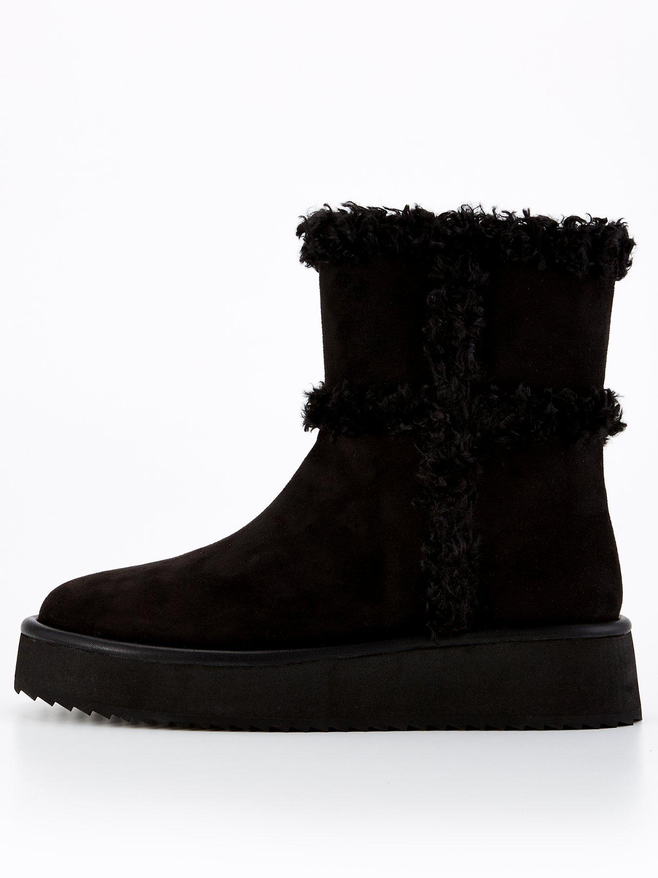 everyday-flatform-ankle-boot-with-faux-fur-black