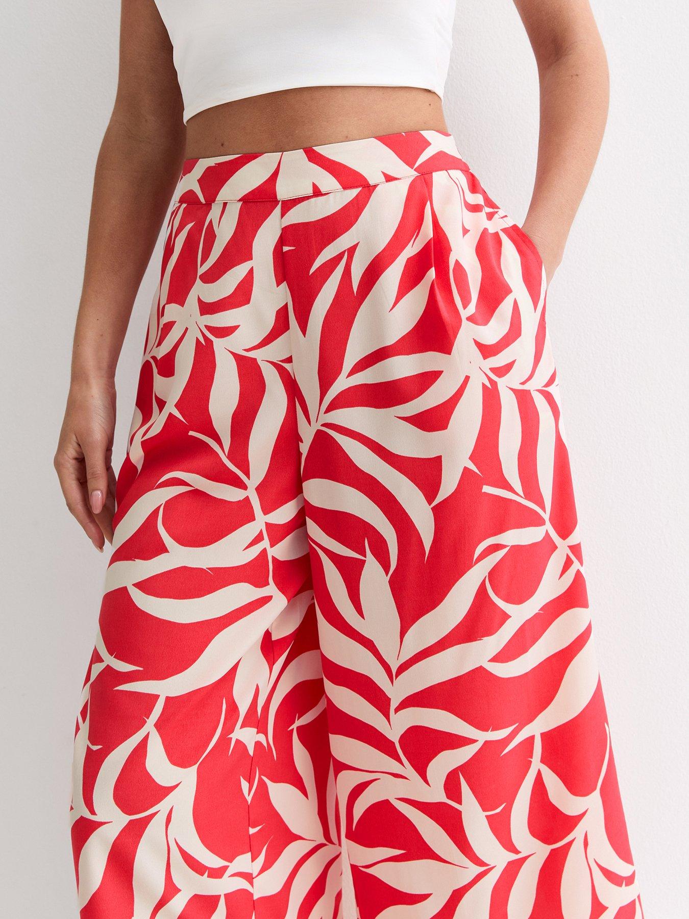 new-look-red-leaf-print-wide-leg-cropped-trousersoutfit