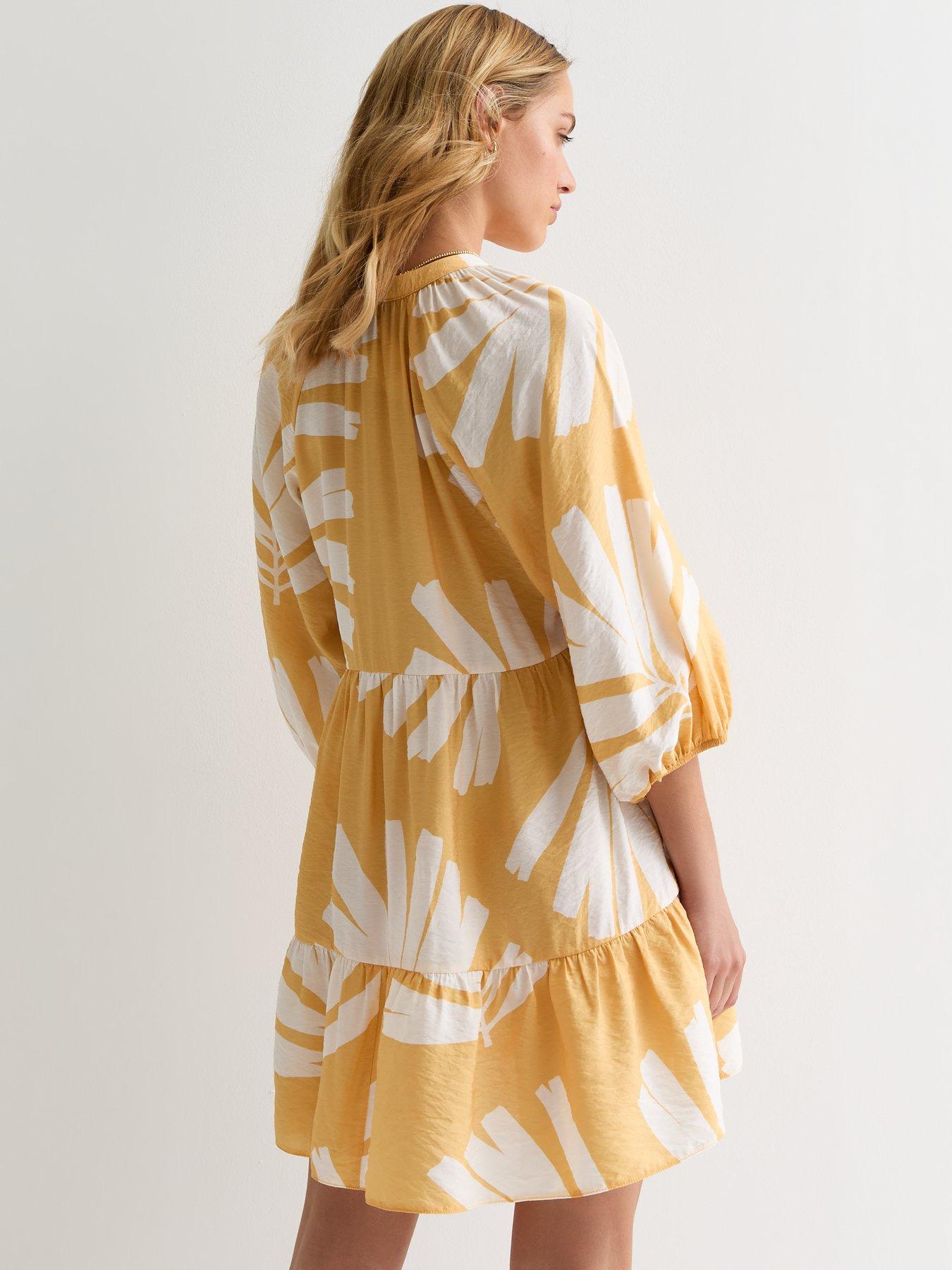 new-look-yellow-palm-print-v-neck-tiered-mini-dressstillFront