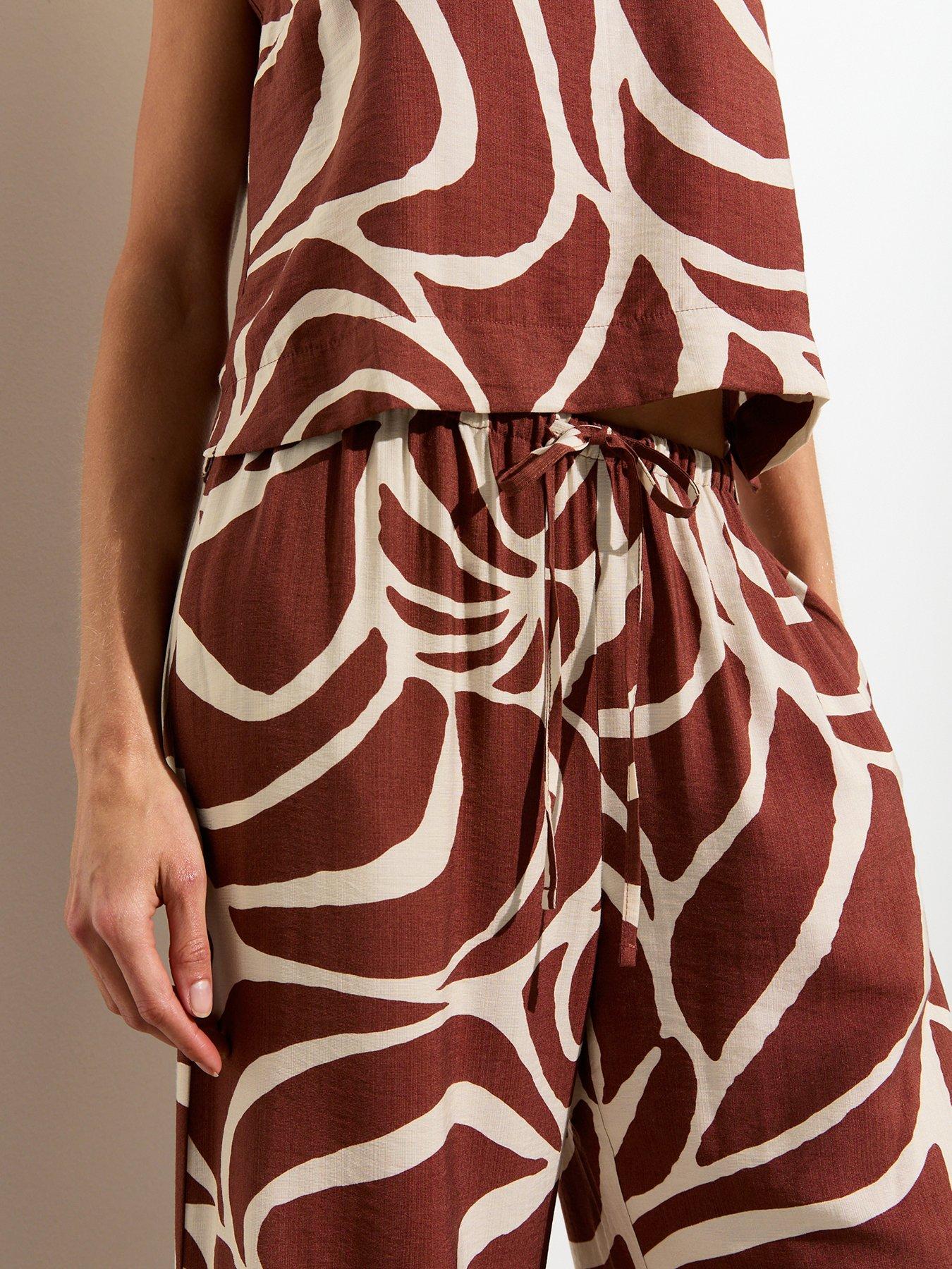 new-look-brown-line-print-wide-leg-trousersoutfit