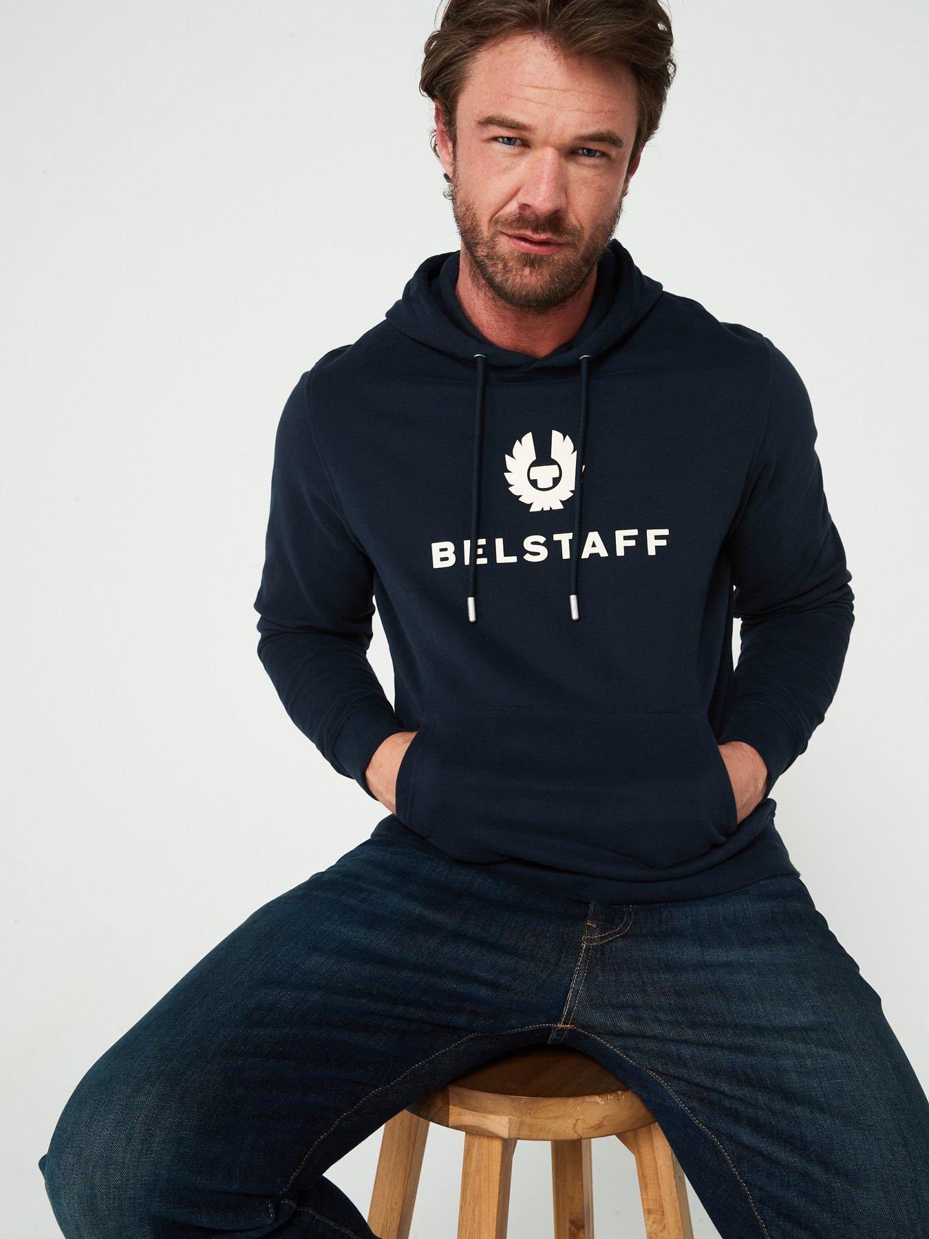 belstaff-belstaff-signature-chest-logo-regular-fit-overhead-hoodie-dark-blueoutfit