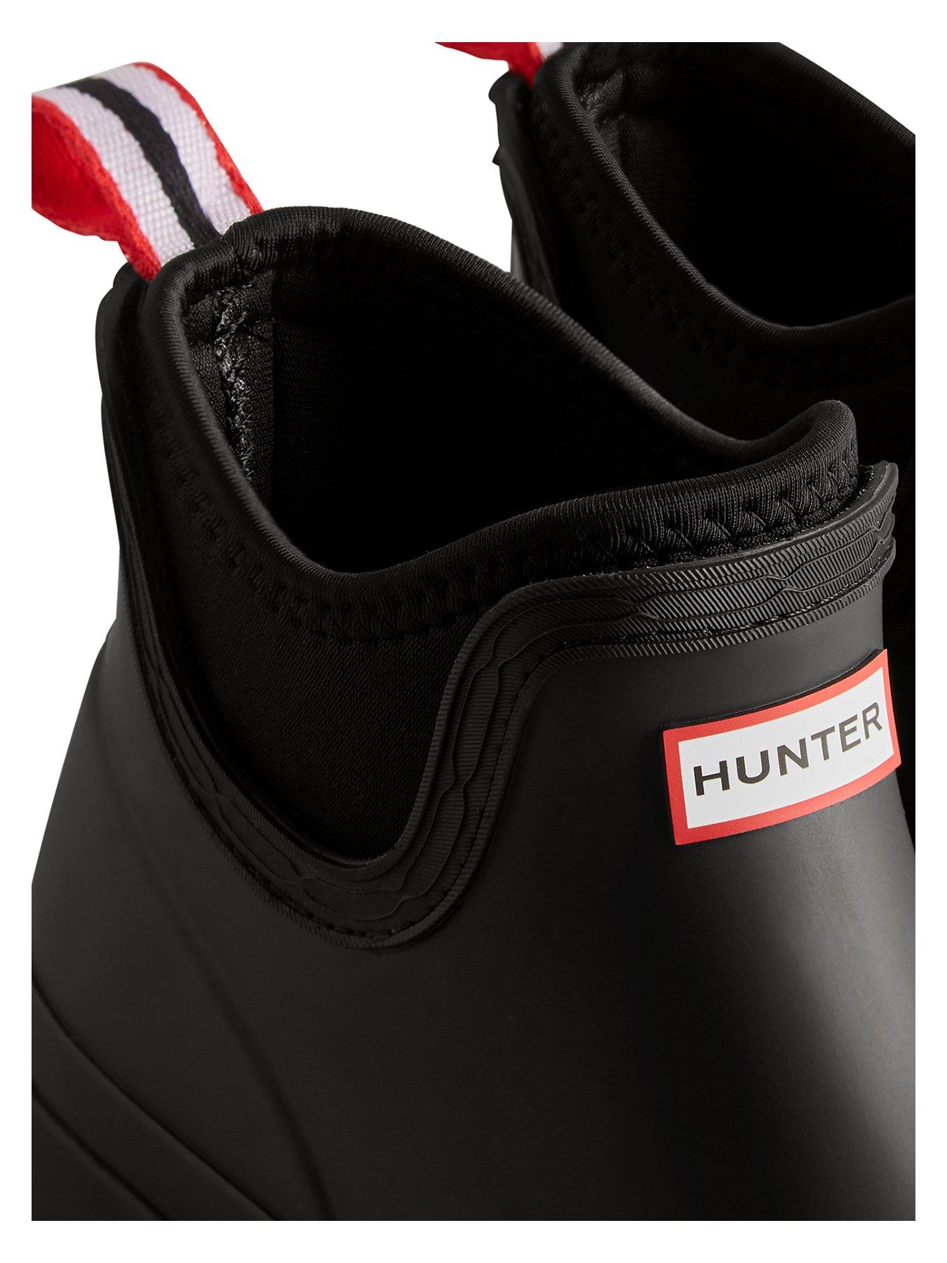 hunter-womens-play-chelsea-neoprene-boot-blackoutfit