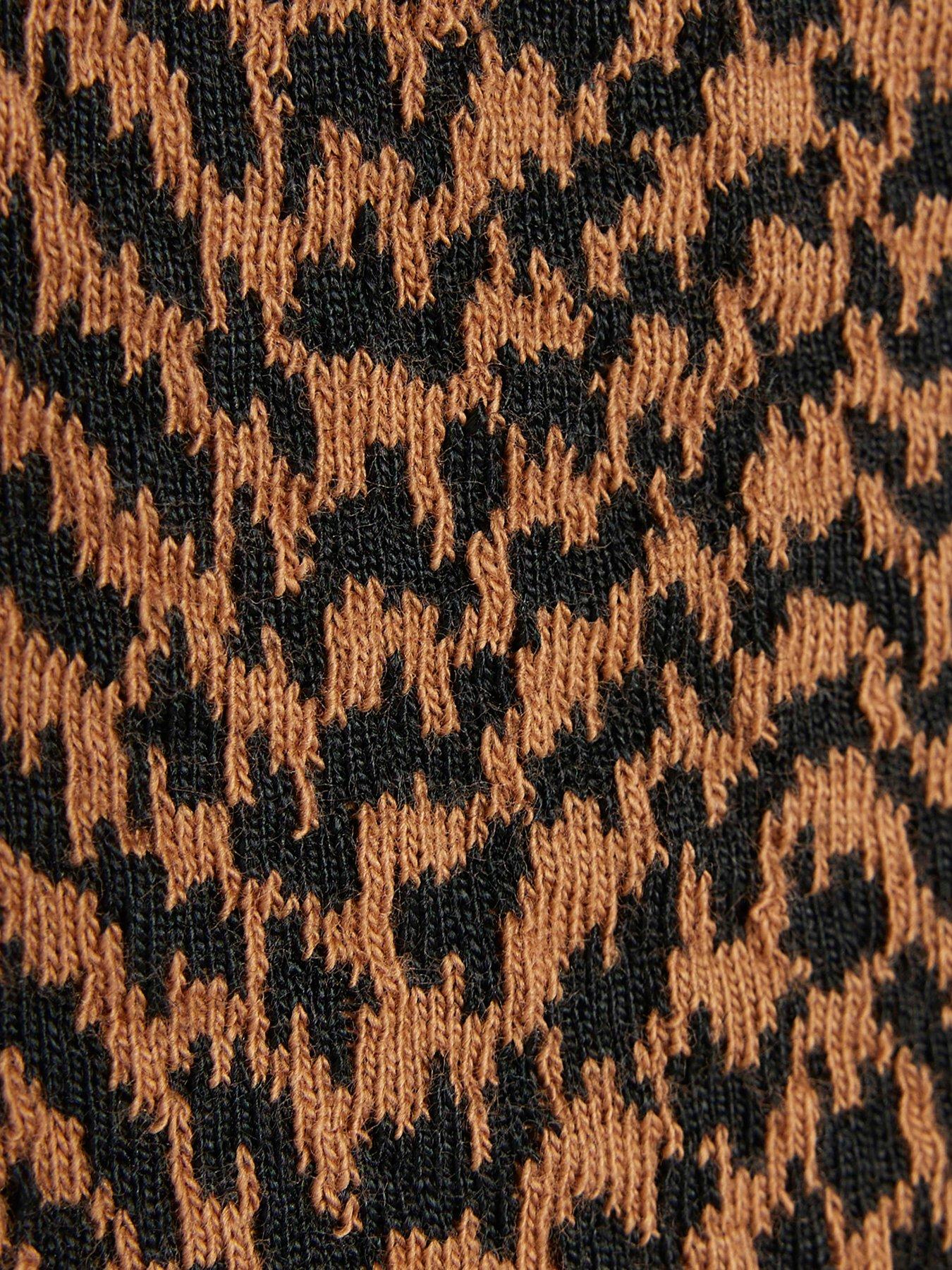 river-island-og-jacquard-leopard-setdetail