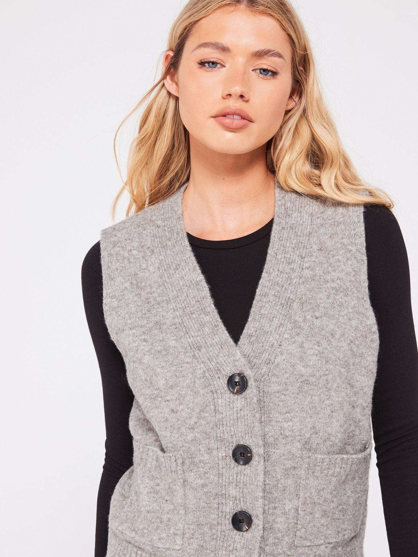 vero-moda-sleeveless-v-neck-knitted-vest-greyoutfit