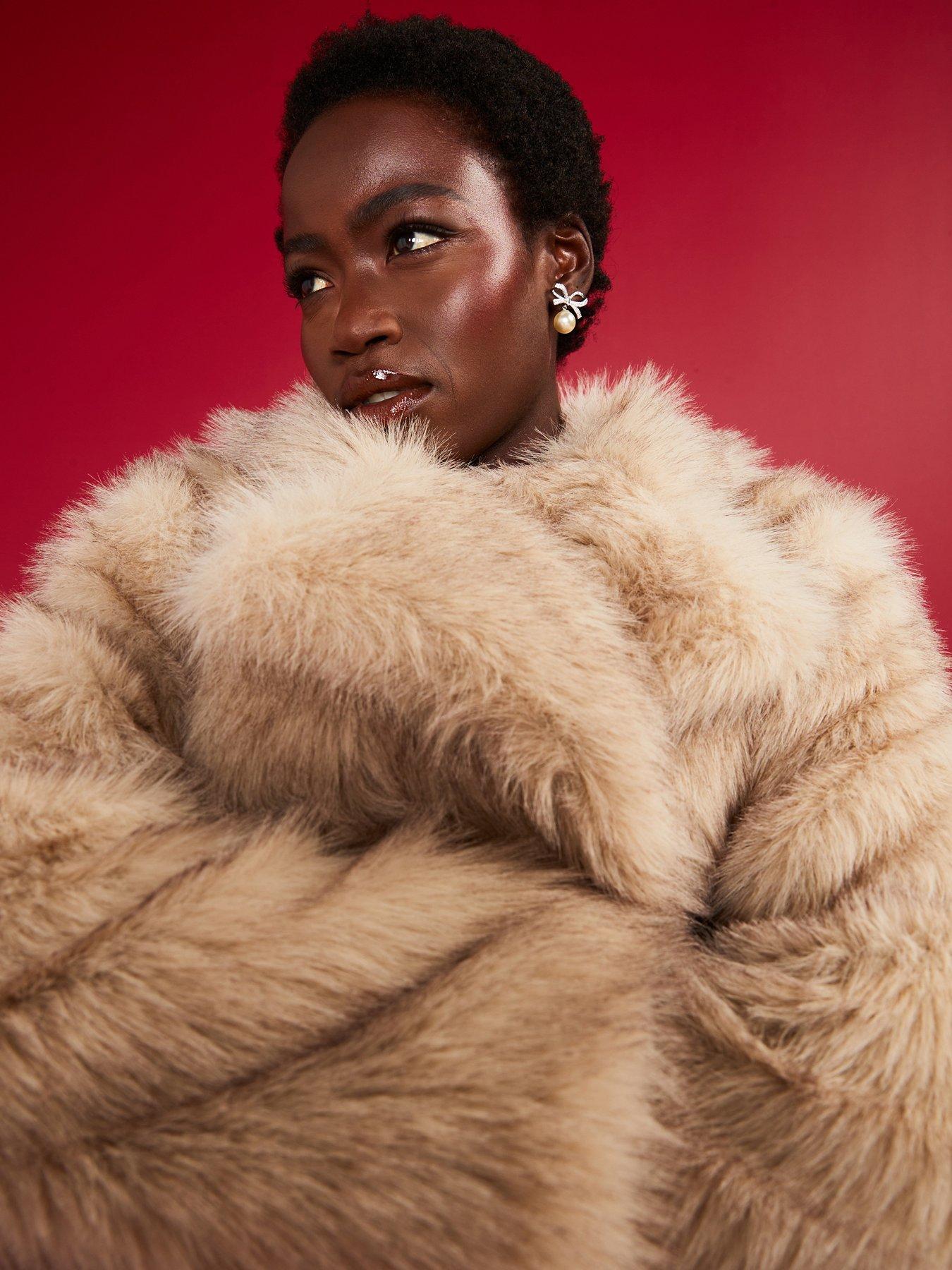 YILON FUR COLLAR CLASSICAL COAT ベージュ V by Very Faux Fur Revere Collar Coat - Light Beige | Very Ireland