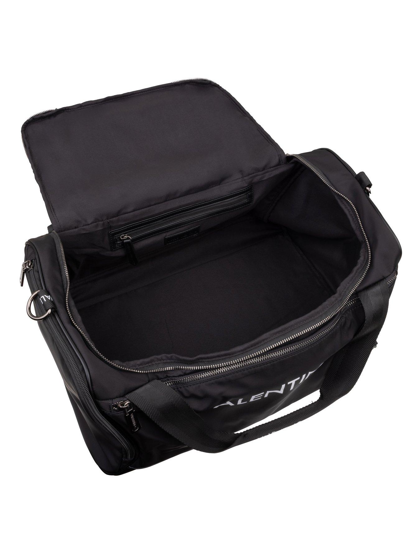 valentino-kylo-hand-duffle-bag-blackdetail