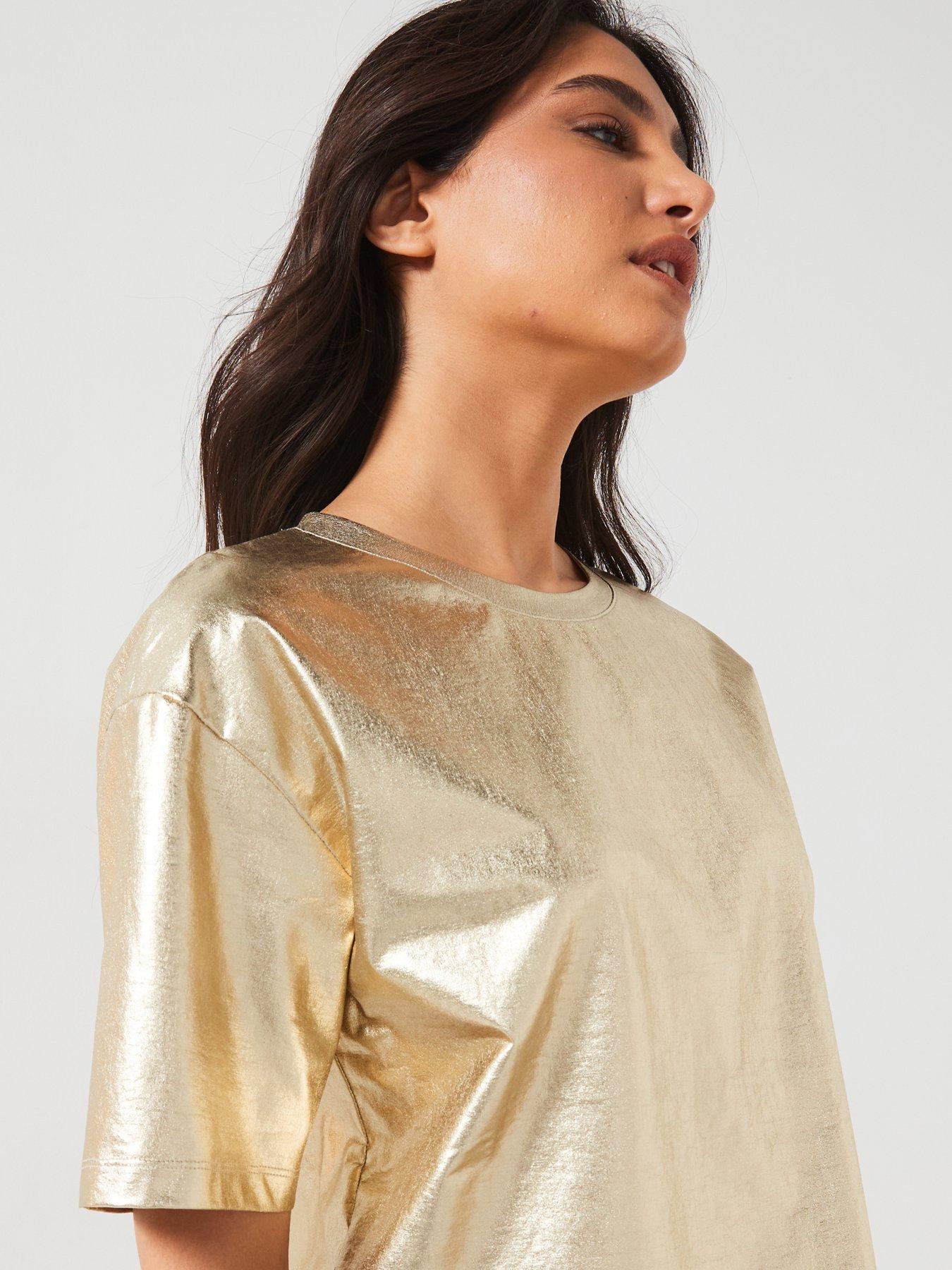 armani-exchange-foil-coated-t-shirt-goldoutfit