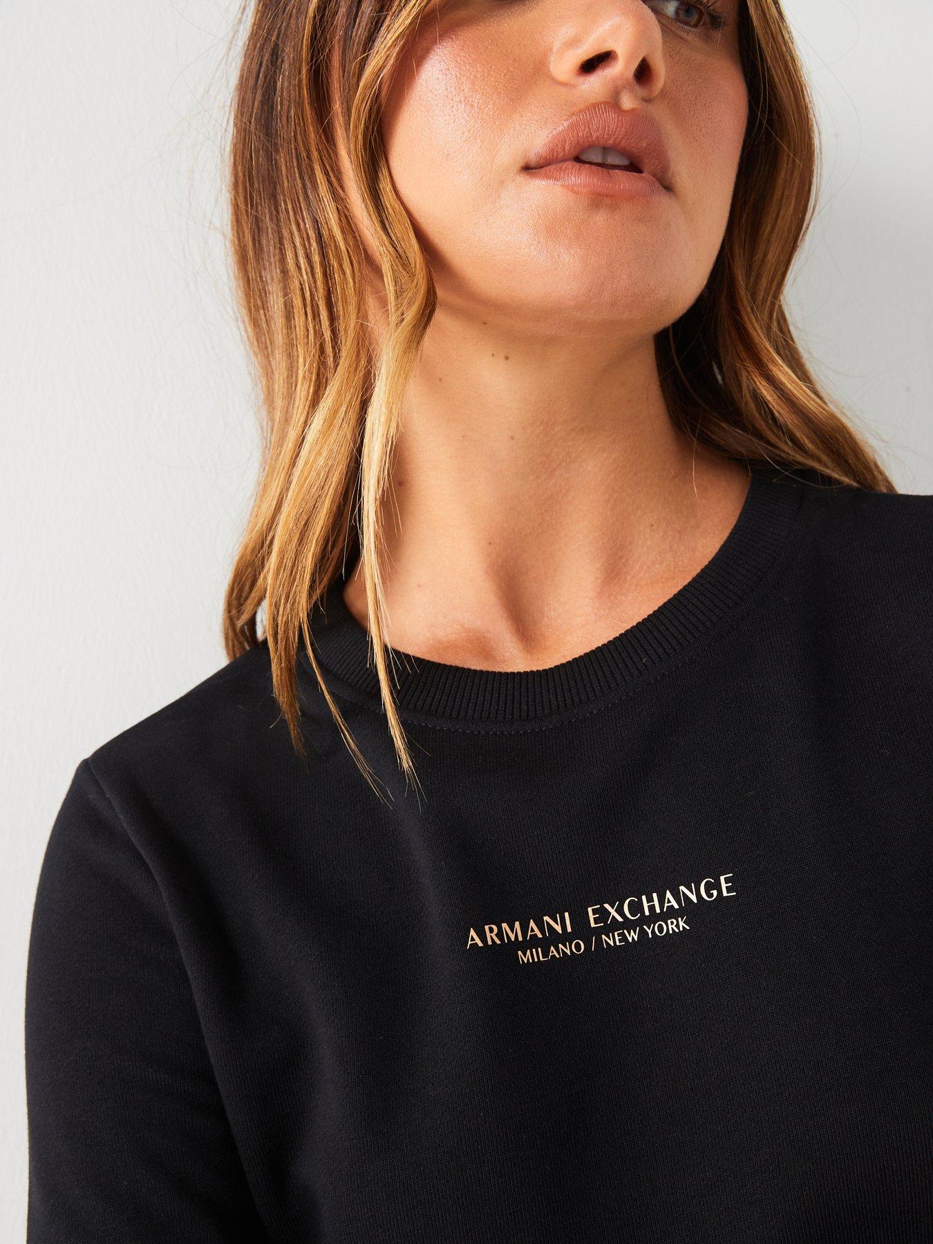 armani-exchange-gold-logo-sweat-blackoutfit