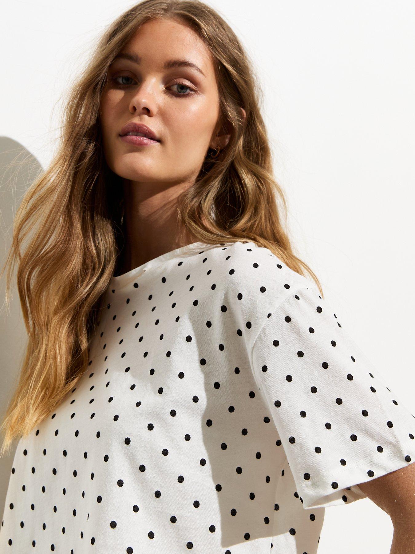 new-look-white-polka-dot-boxy-cotton-t-shirtoutfit