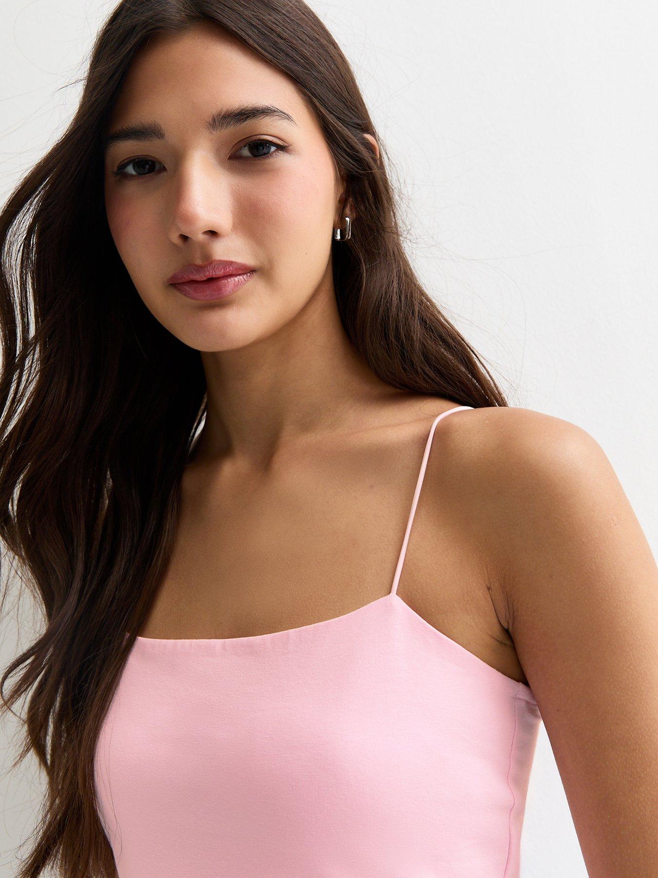 new-look-pink-strappy-crop-topoutfit