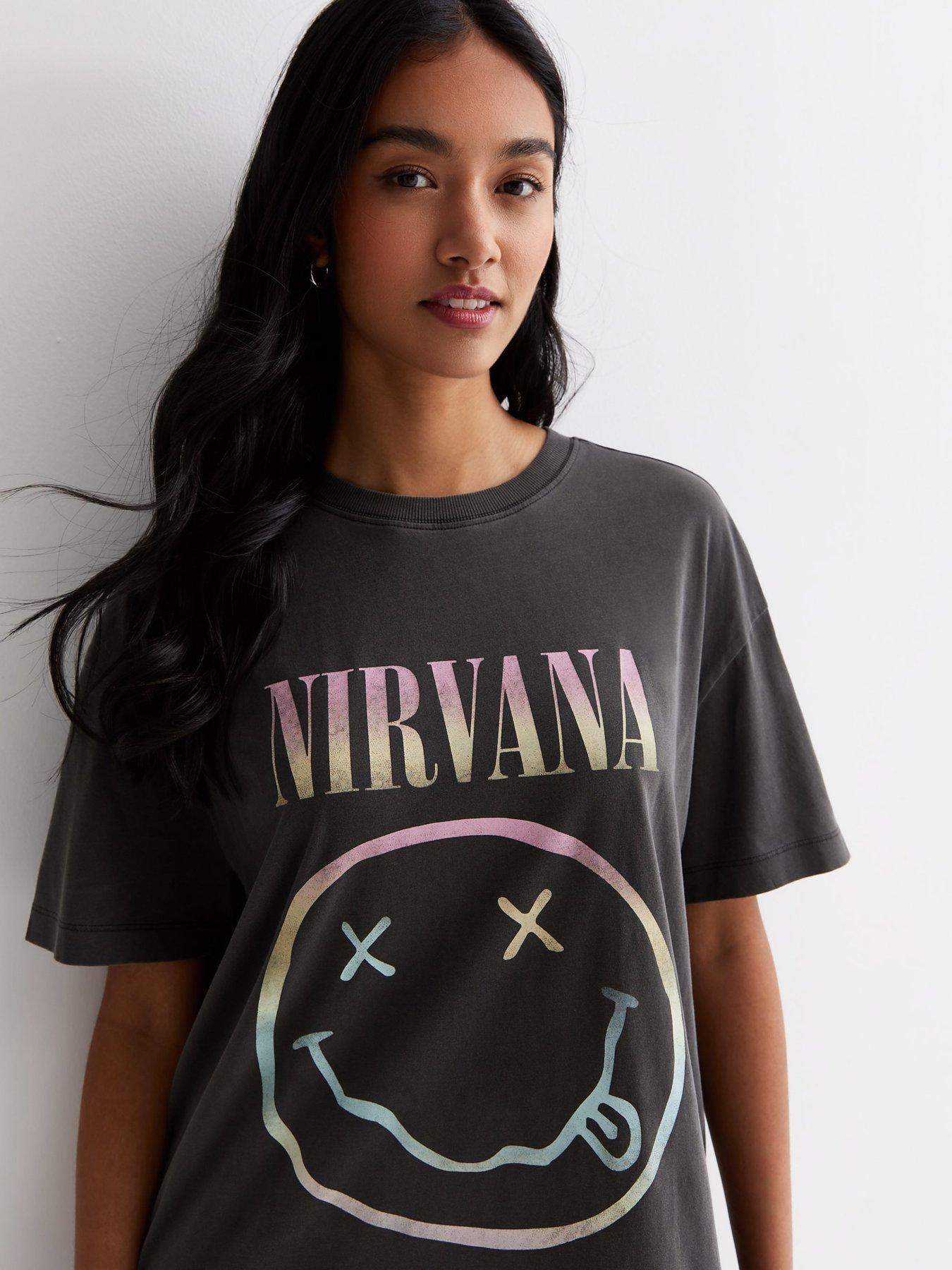 new-look-nirvana-smiley-ombre-acid-tee-dark-greyoutfit