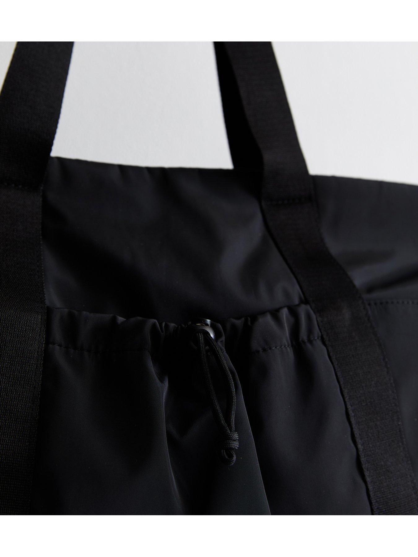 new-look-black-zip-top-tote-bagoutfit