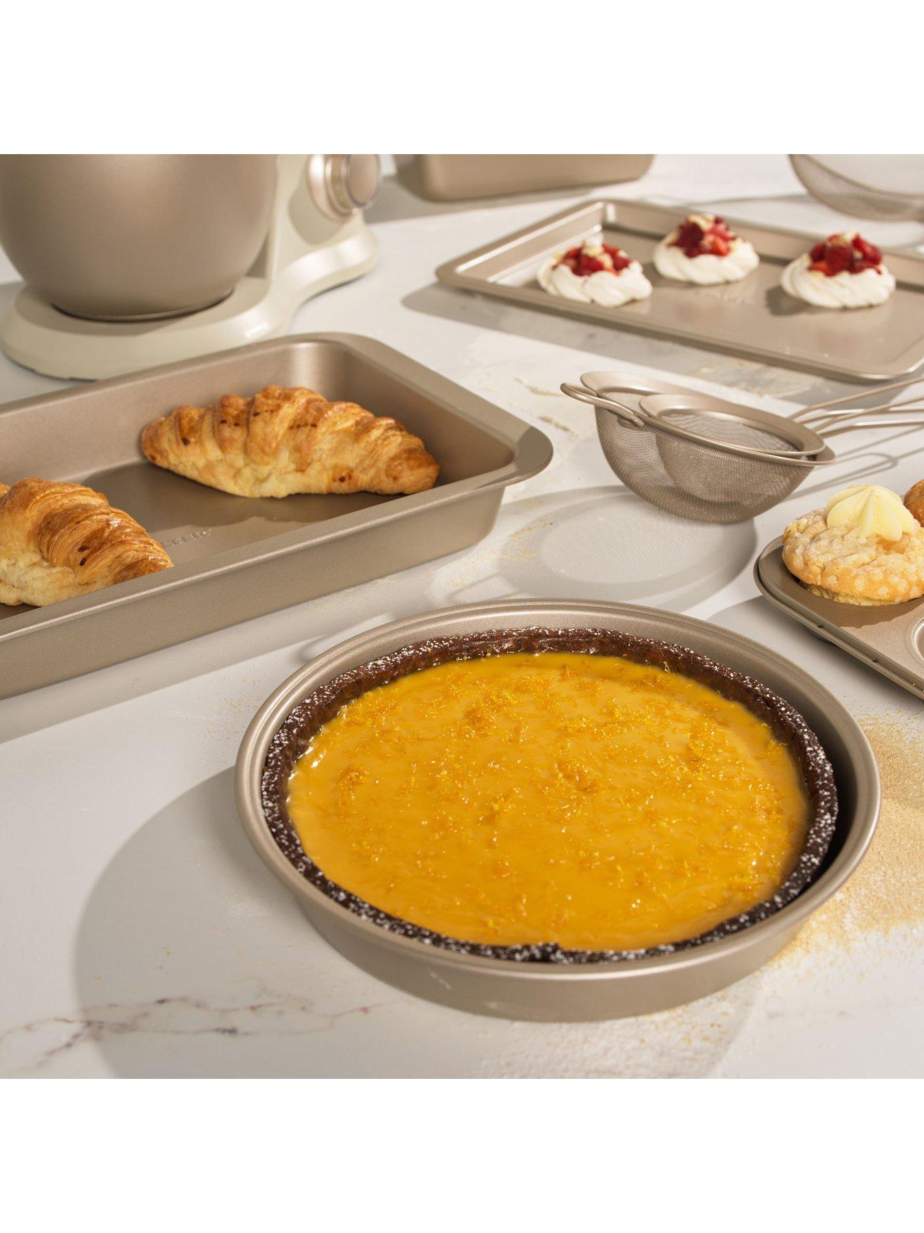 Image 5 of 6 of Salter Bakes 5-Piece Stacking Bakeware Set