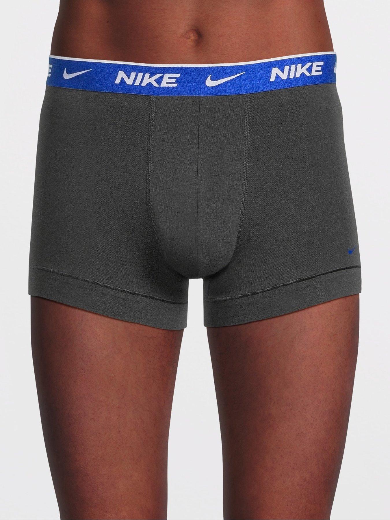 nike-3pk-trunk-boxers--greymulti-waistbandstillFront