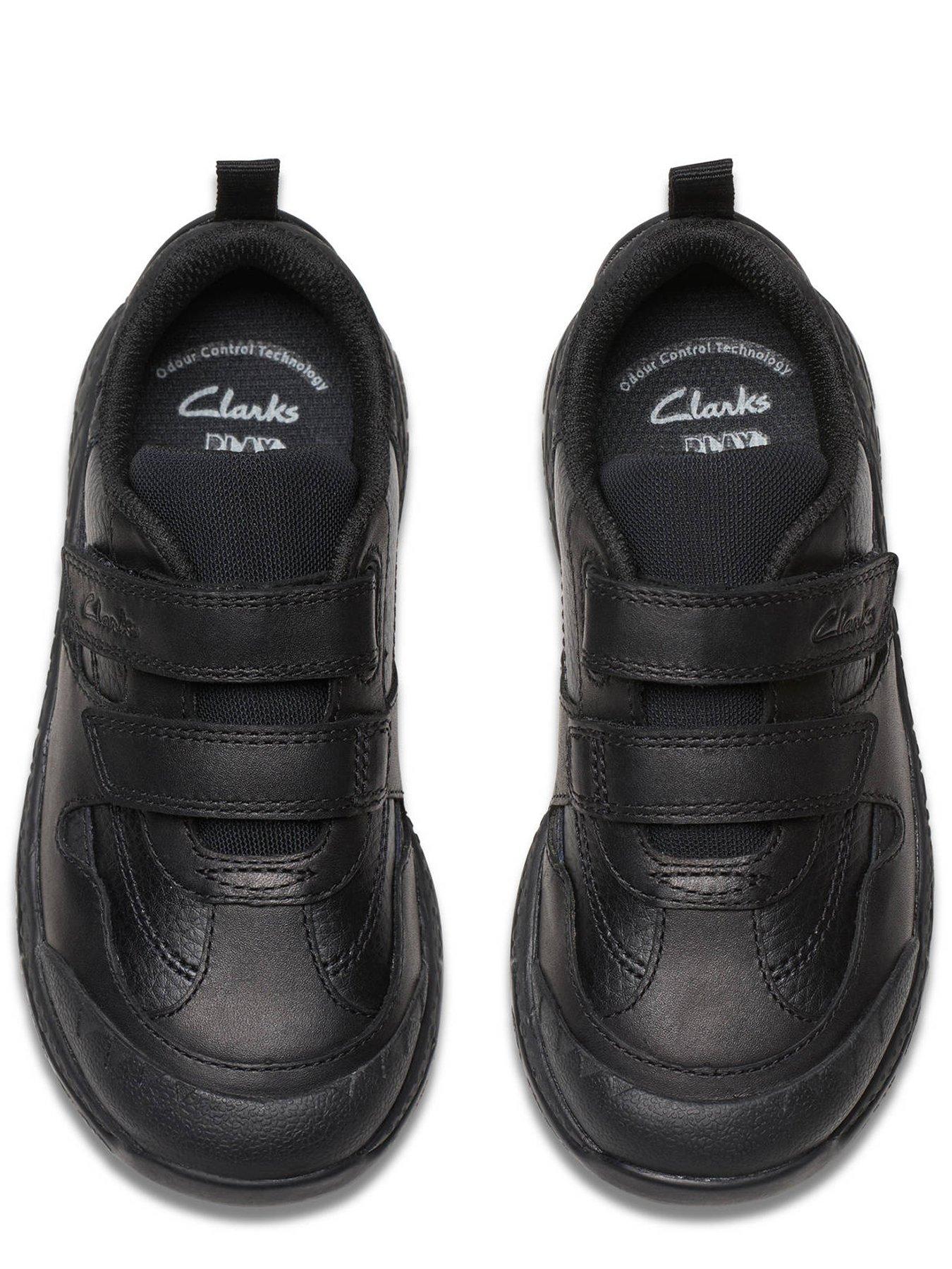 clarks-kids-steggy2-pace-dino-strap-leather-school-shoeoutfit