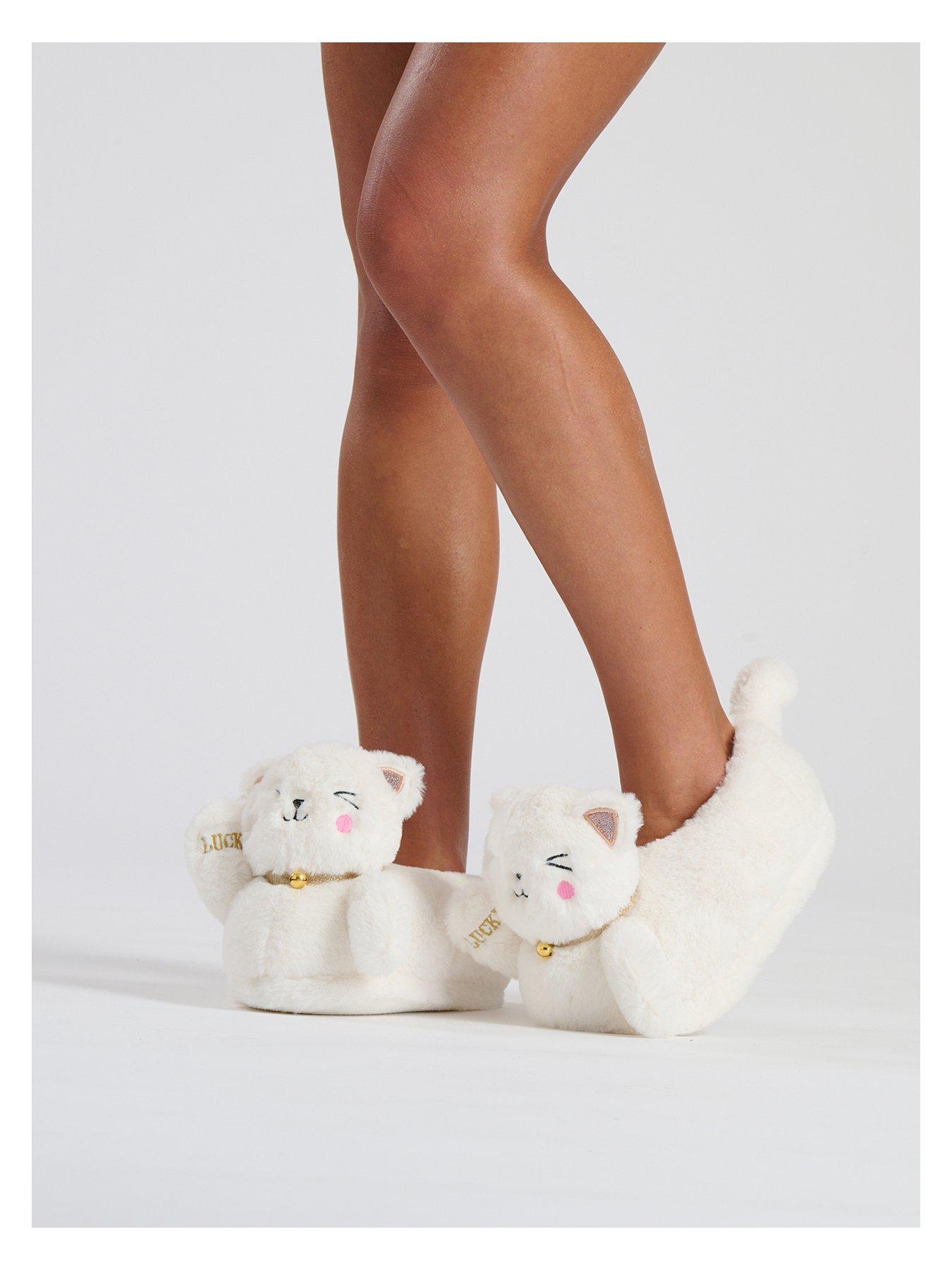 loungeable-lucky-cat-slipper-whiteoutfit