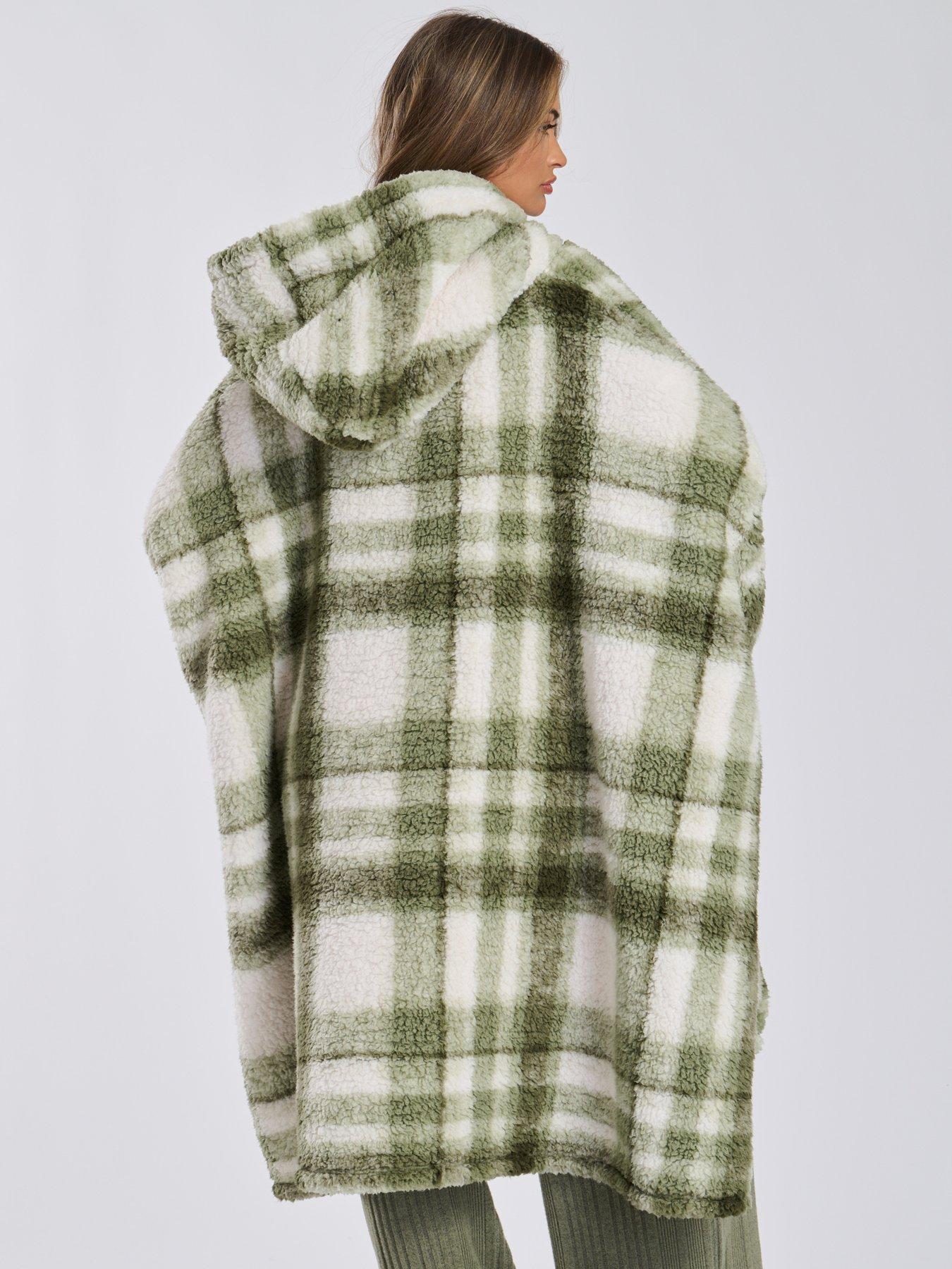 loungeable-loungeable-check-sherpa-short-poncho-greenstillFront