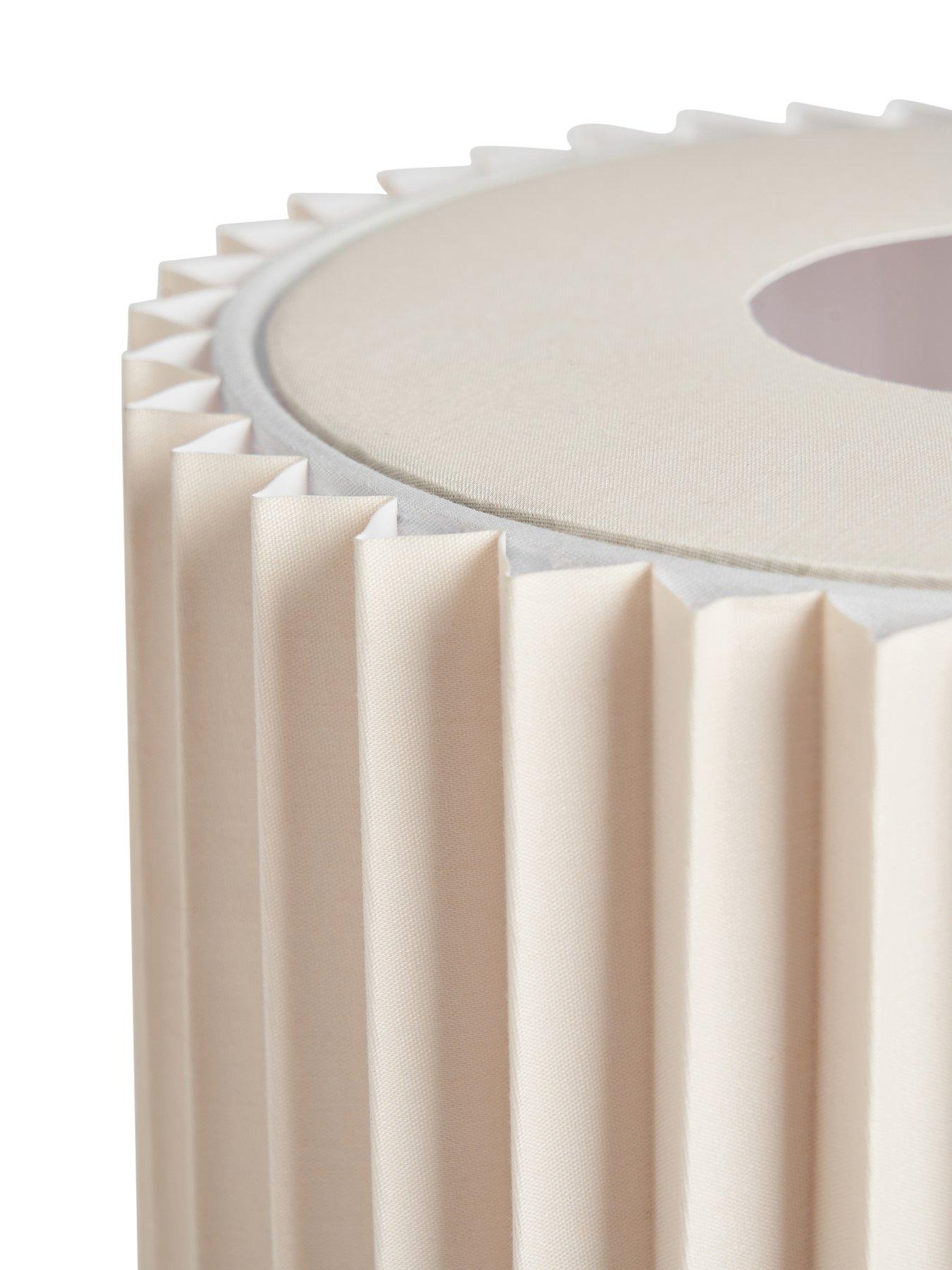 the-very-collection-knife-pleated-table-lampoutfit