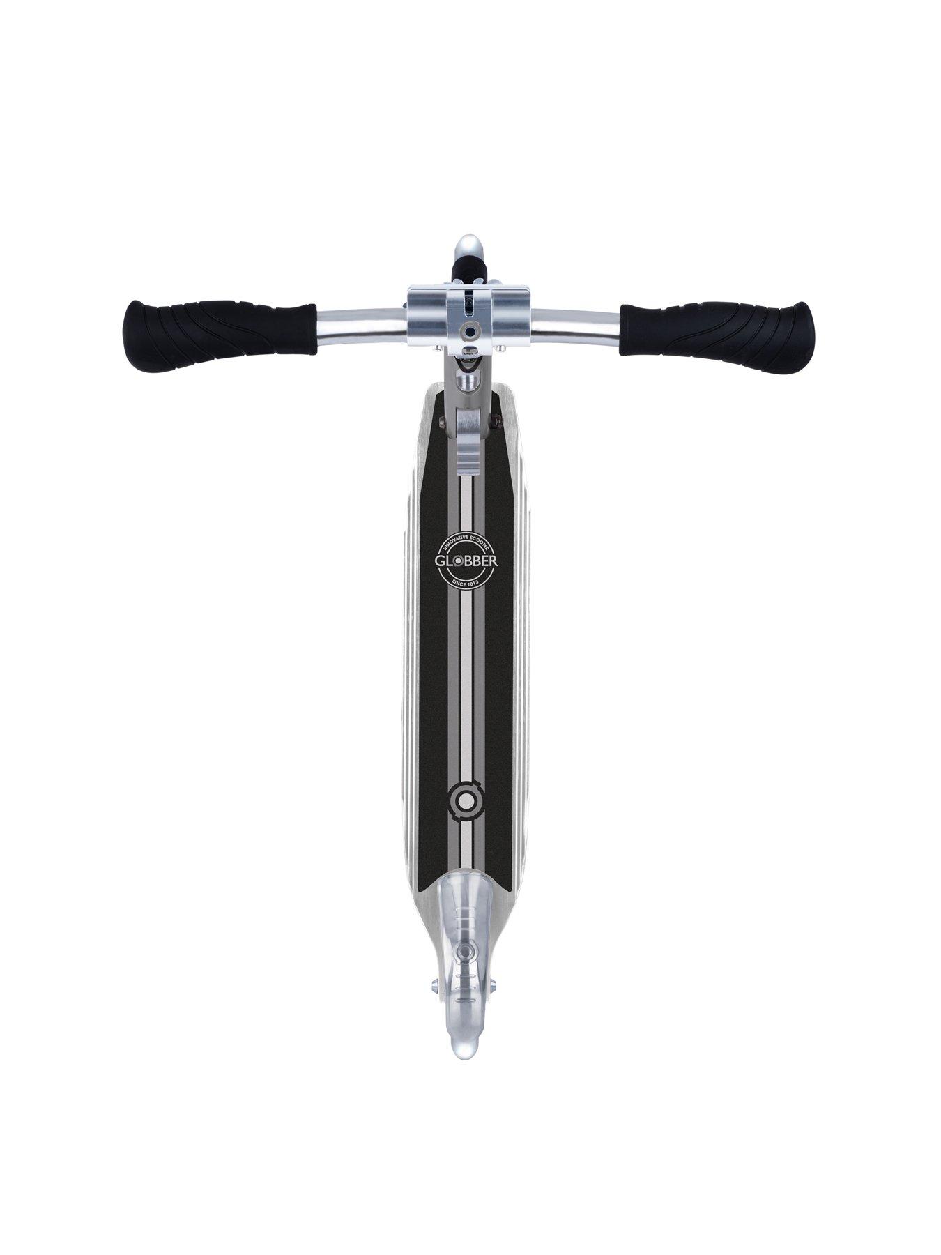 Image 5 of 7 of GLOBBER Flow Element Comfort Scooter&nbsp;- Silver