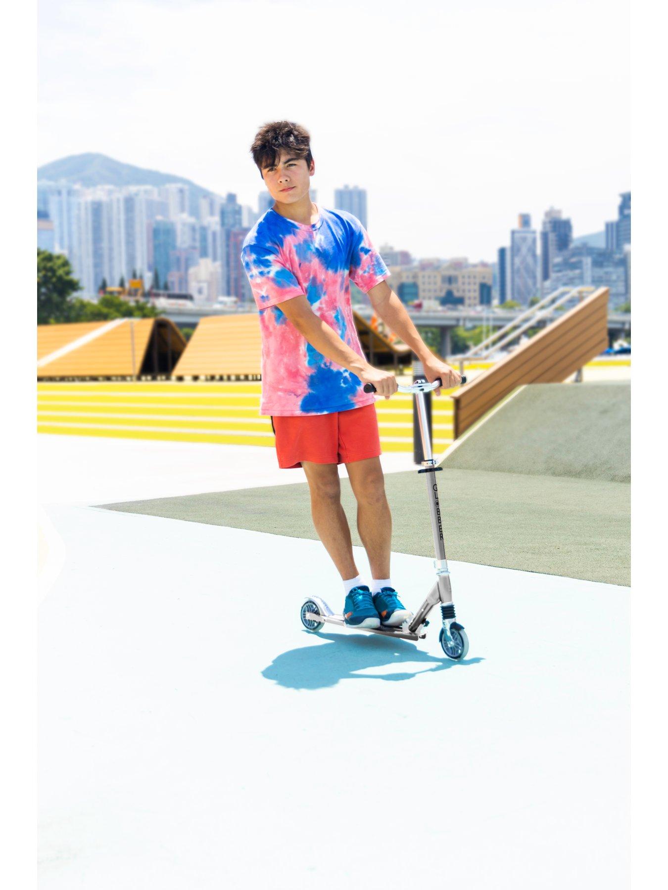 Image 6 of 7 of GLOBBER Flow Element Comfort Scooter&nbsp;- Silver