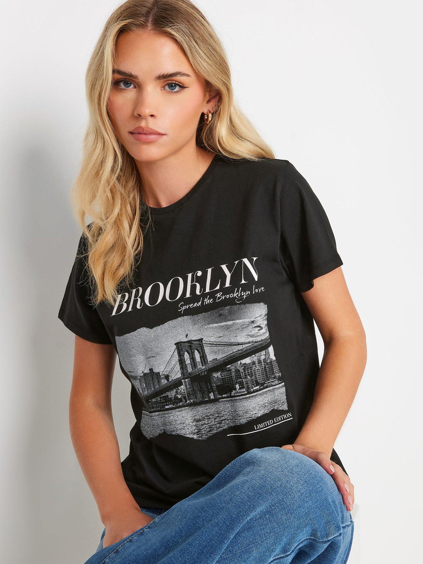 pixiegirl-brooklyn-bridge-t-shirt-blackoutfit