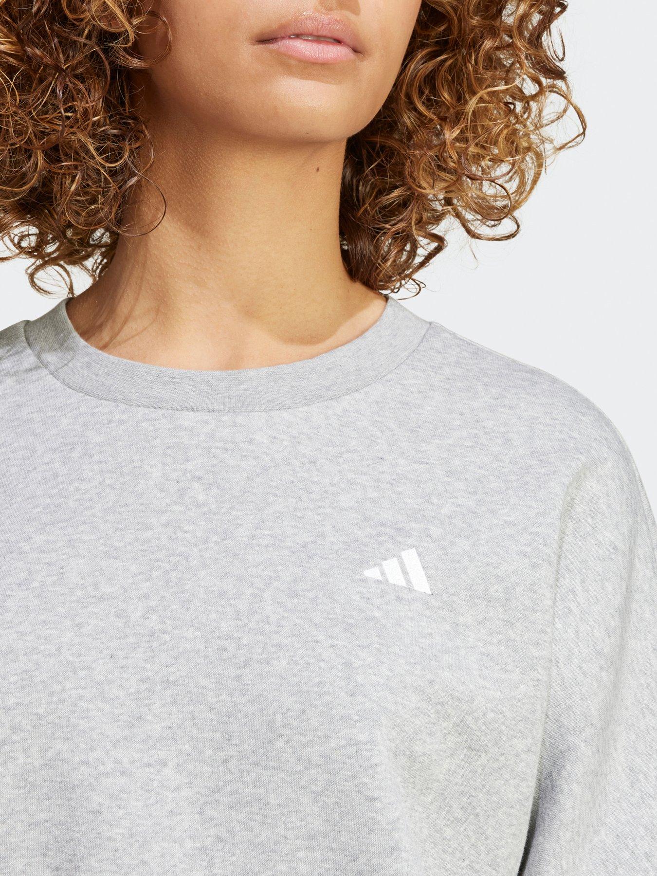 adidas-sportswear-womens-small-logo-feel-cozy-crew-sweat-greywhiteoutfit