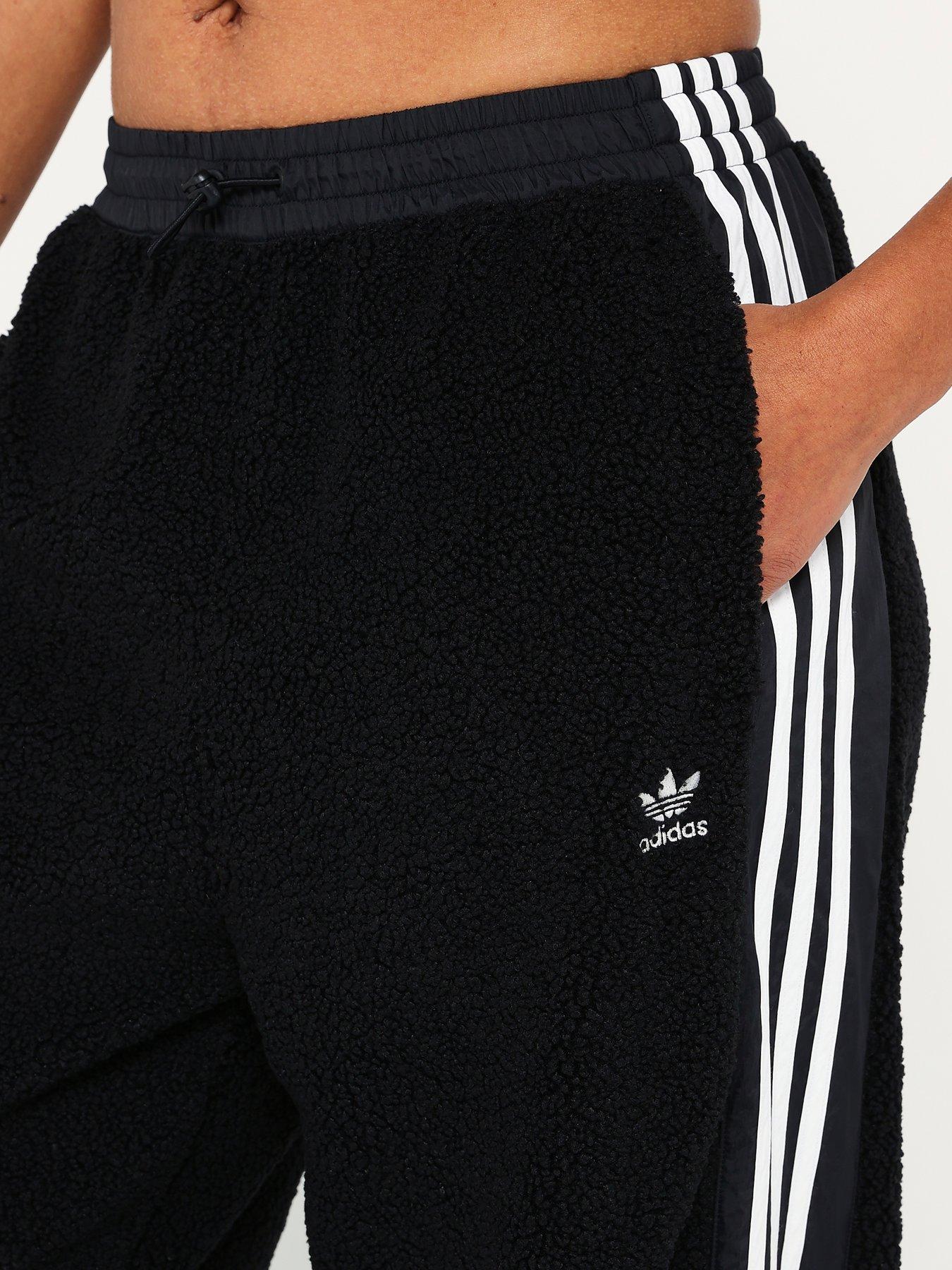 adidas-originals-womens-teddy-fleece-track-pants-blackoutfit