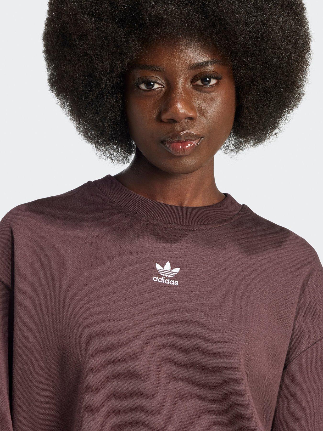 adidas-originals-womens-essentials-sweatshirt-brownoutfit