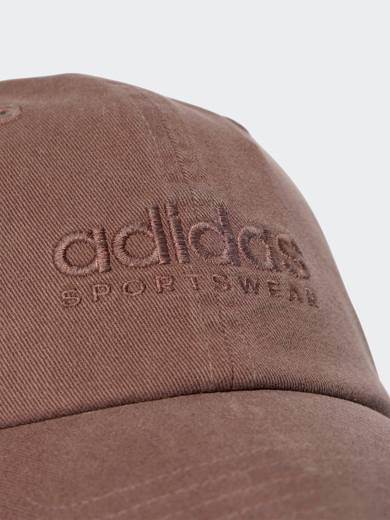 adidas-sportswear-sportswear-dad-cap-brownoutfit