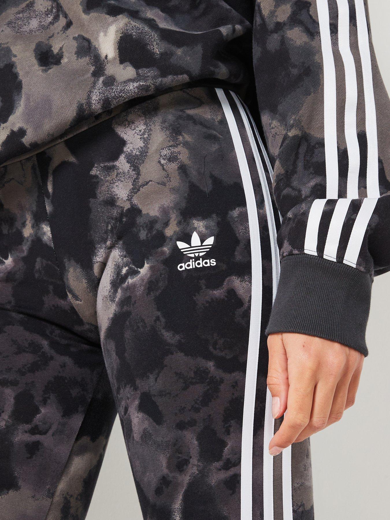 adidas-originals-womens-flared-pant-blackmultioutfit