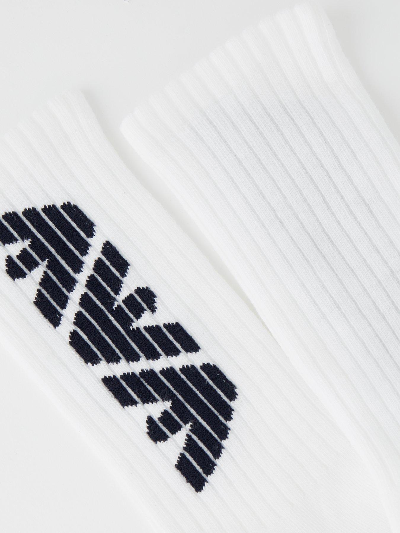 emporio-armani-bodywear-emporio-armani-bodywear-2-pack-eagle-contrast-logo-crew-sports-socks-whitestillFront