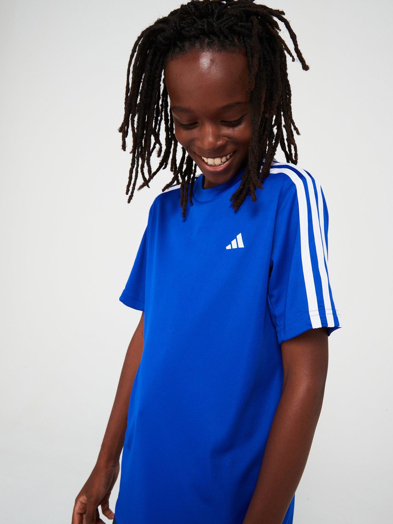 adidas-junior-boys-train-essentials-3-stripe-t-shirt-blueoutfit