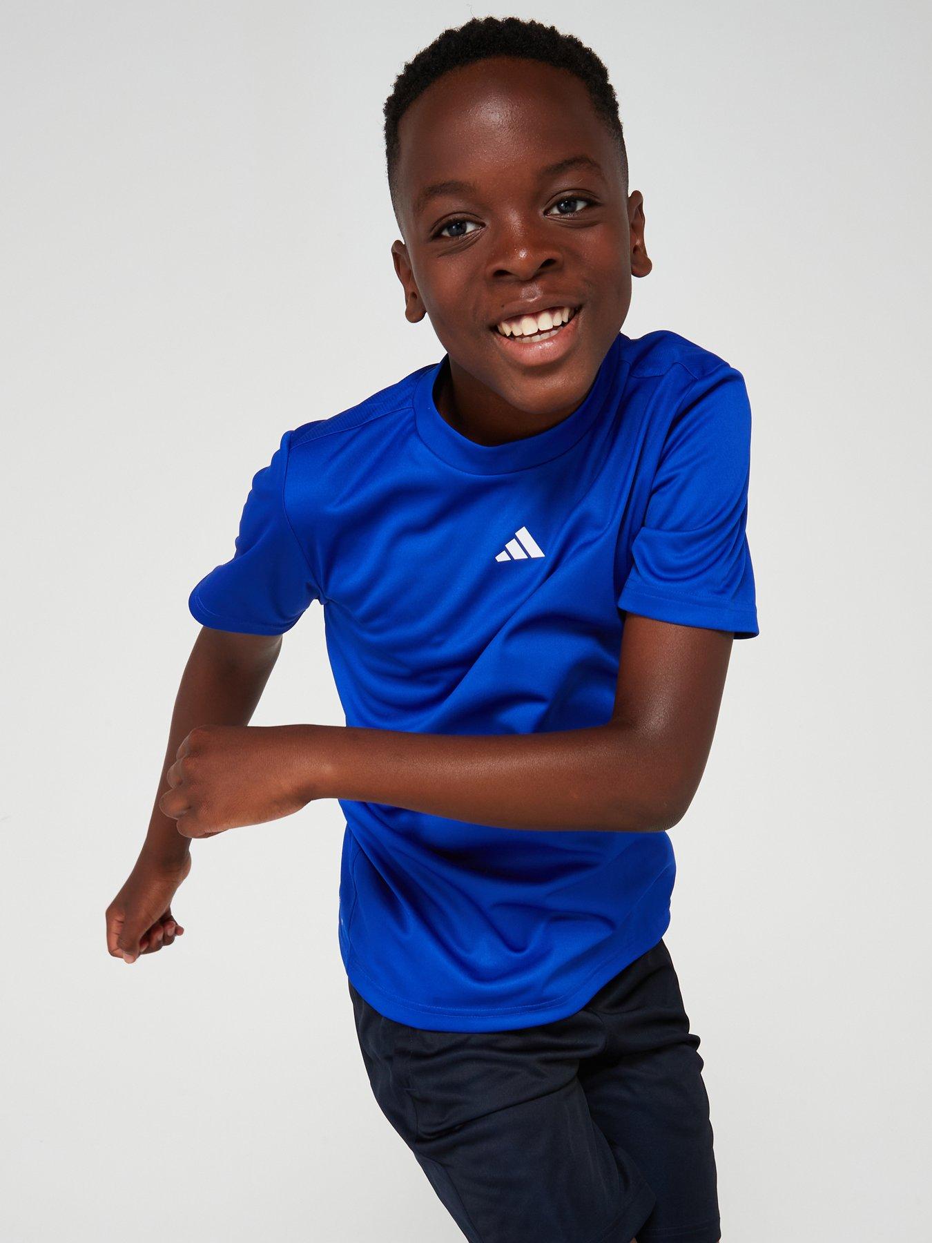 adidas-junior-boys-train-essentials-t-shirt-blueoutfit