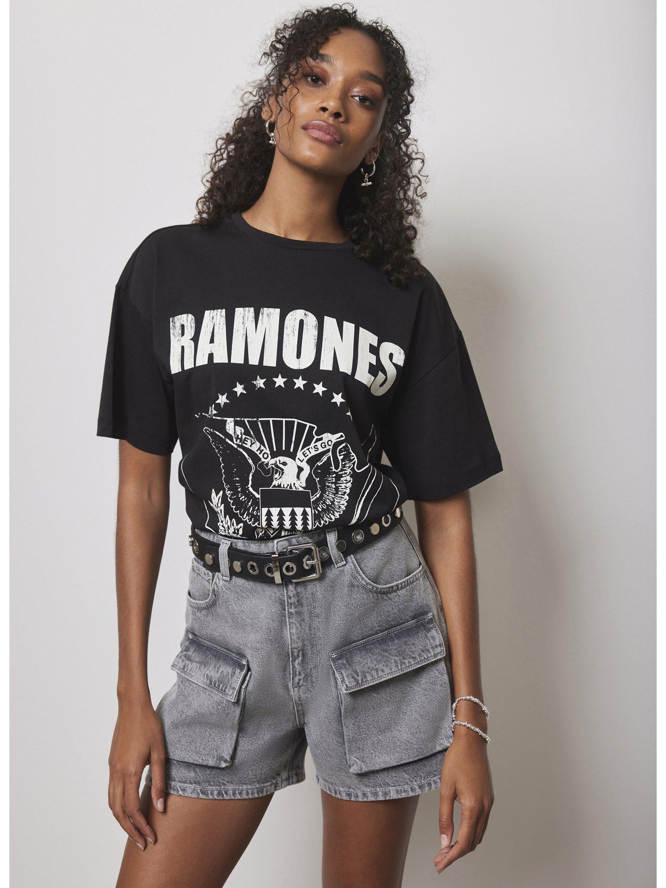 mint-velvet-black-ramones-graphic-t-shirtstillFront