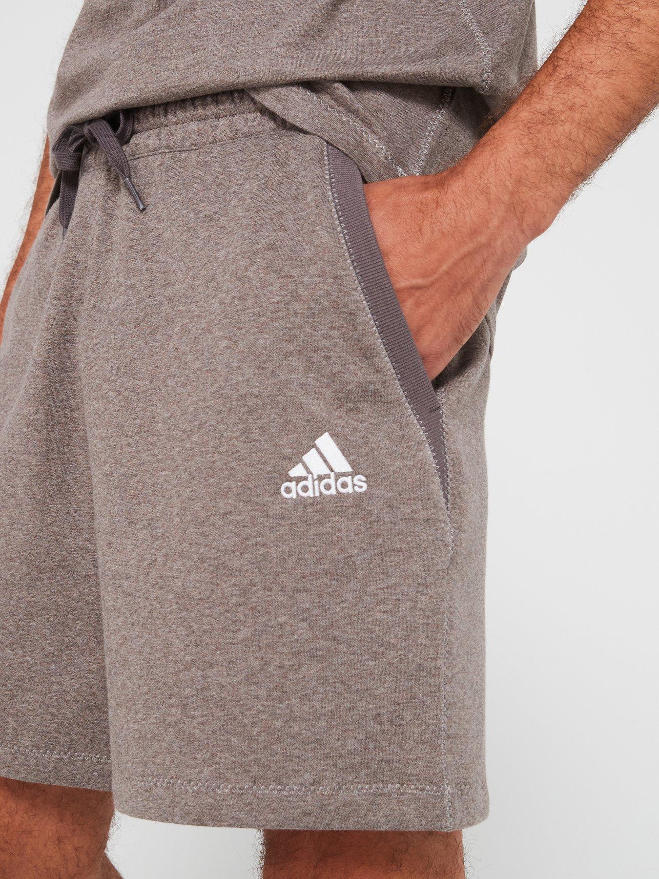 adidas-sportswear-mens-melange-shirt-greyoutfit