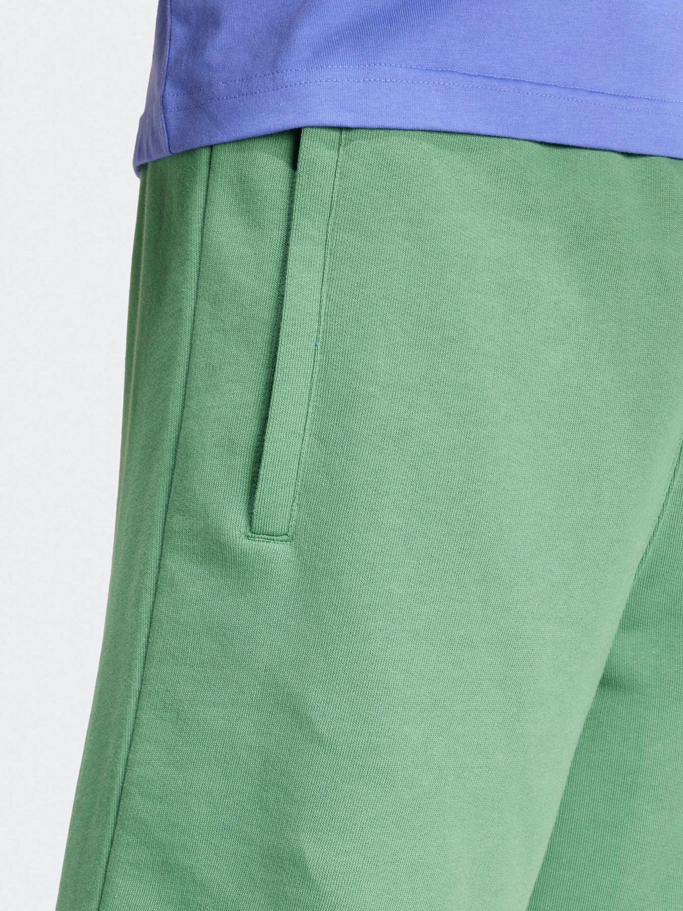 adidas-originals-mens-essentials-short-greendetail