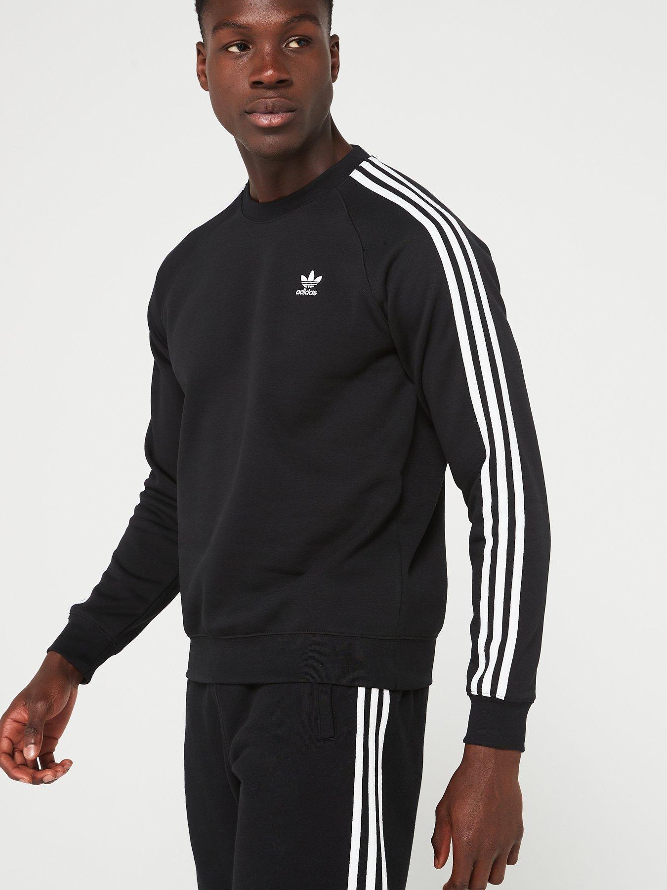 adidas-originals-mens-3-stripes-crew-blackoutfit