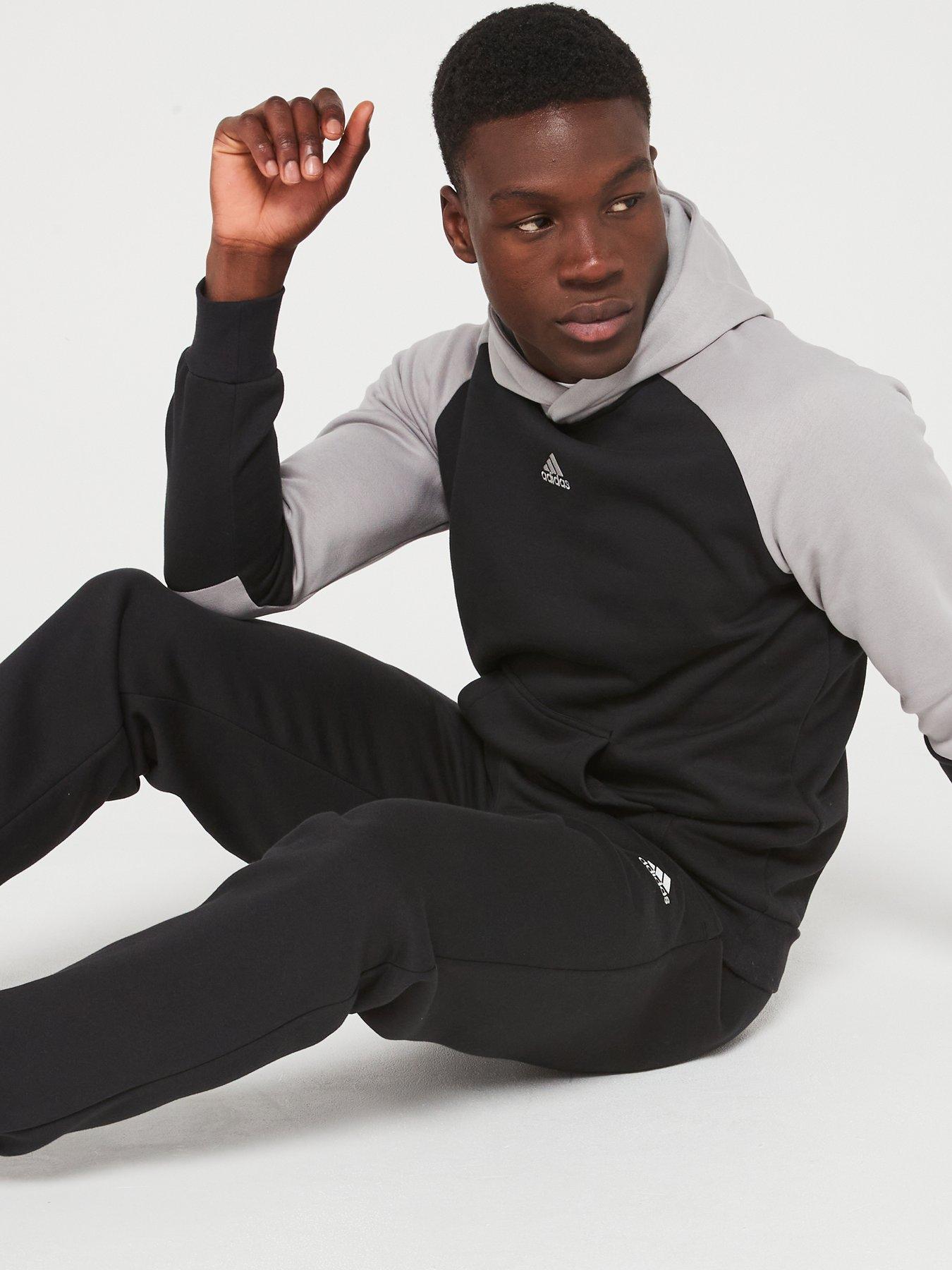 adidas-sportswear-mens-fleece-colourblock-tracksuit-blackgreyoutfit