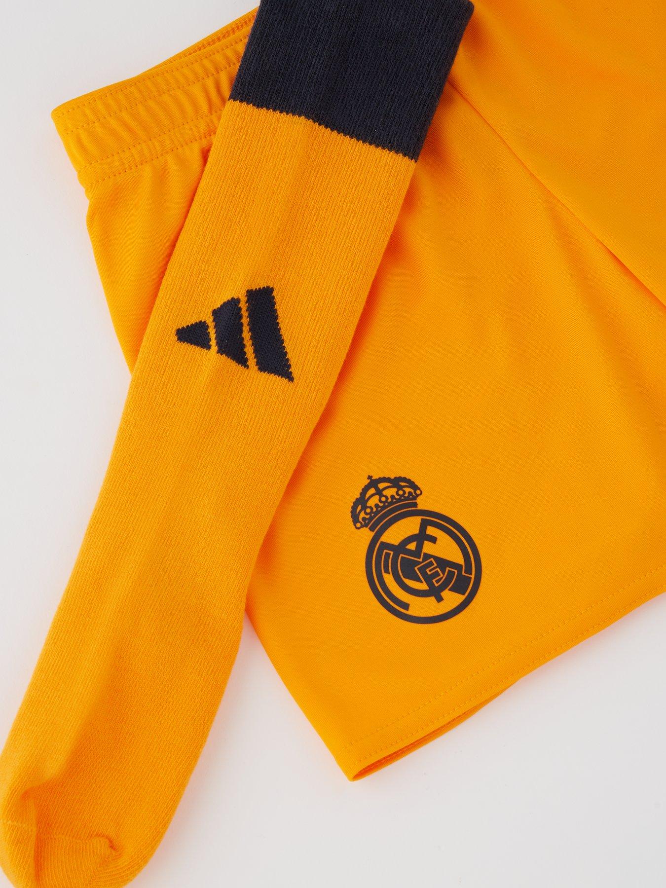 adidas-real-madrid-mini-kit-2425-away-full-kit-orangedetail