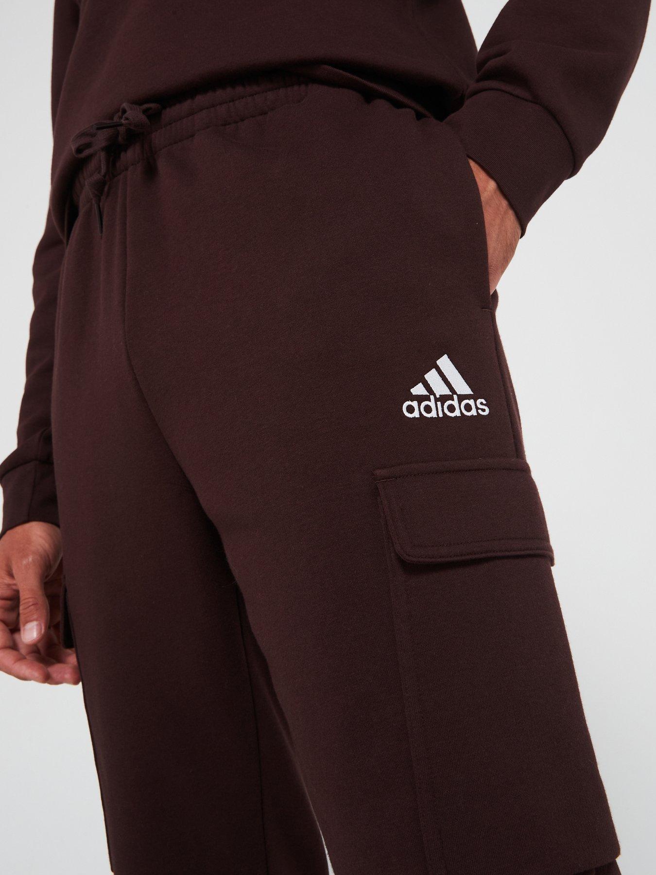 adidas-sportswear-mens-feelcozy-cargo-pant-brownoutfit