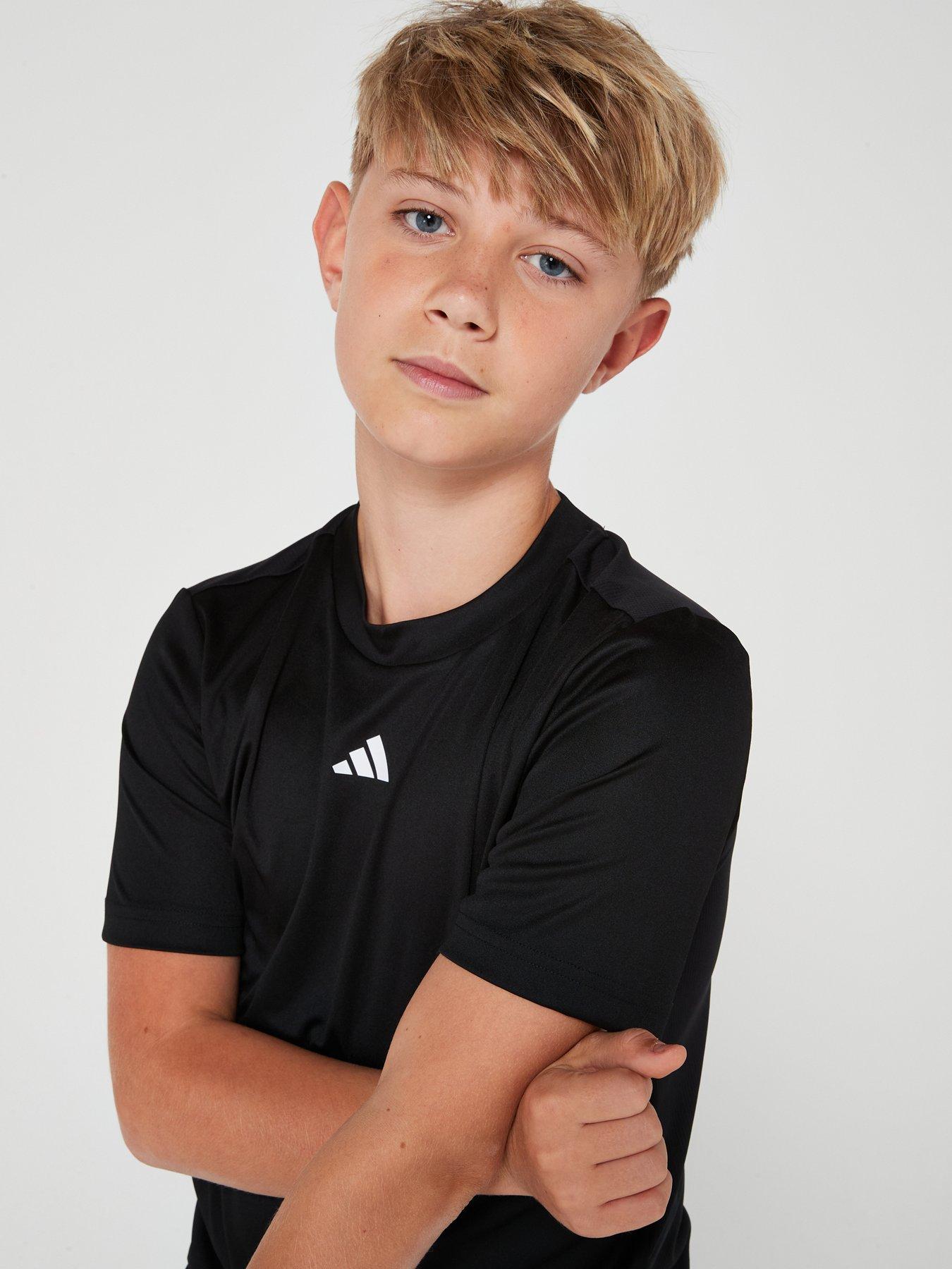 adidas-junior-boys-train-essentials-t-shirt-blackwhiteoutfit