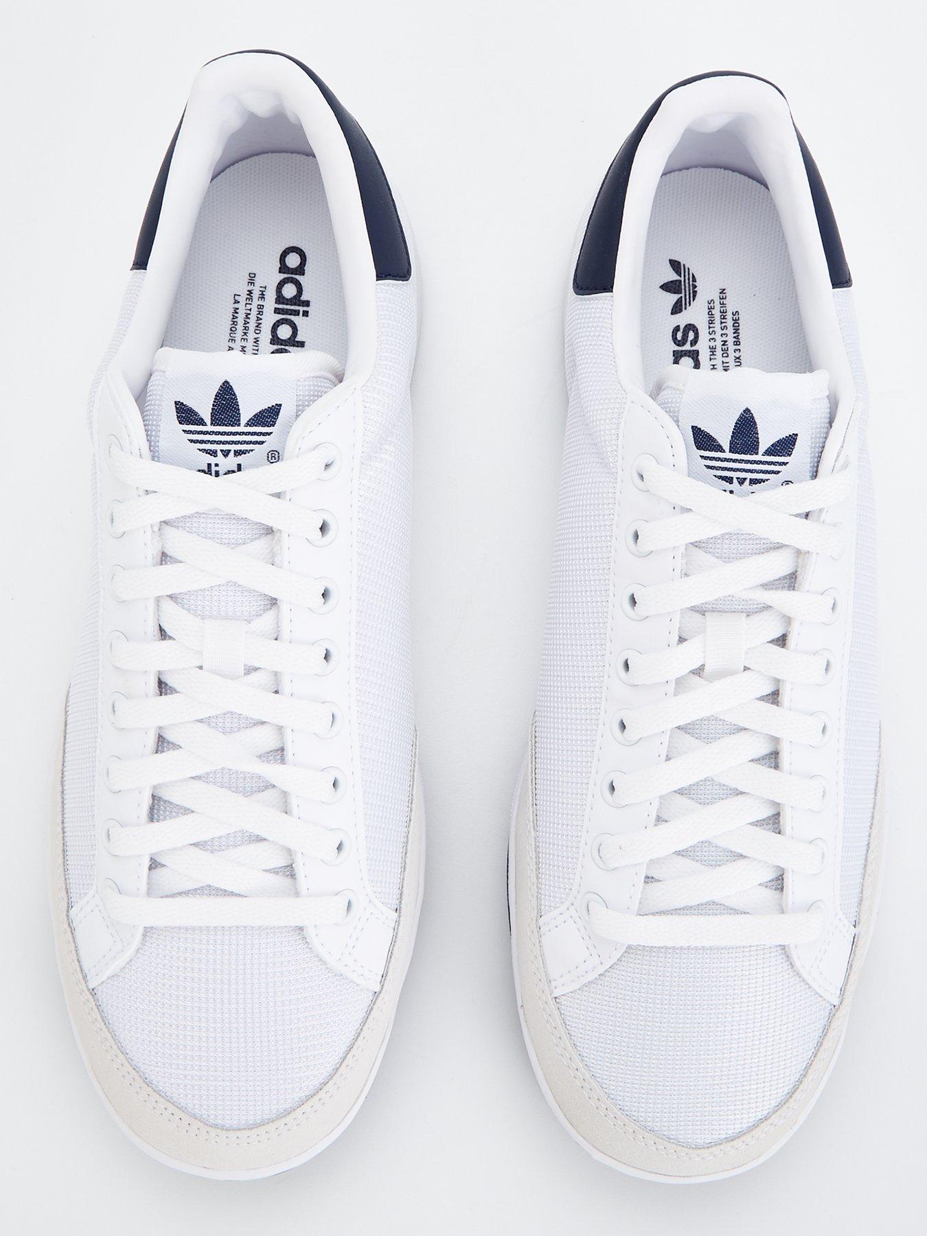 adidas-originals-mens-rod-laver-trainer-whiteoutfit