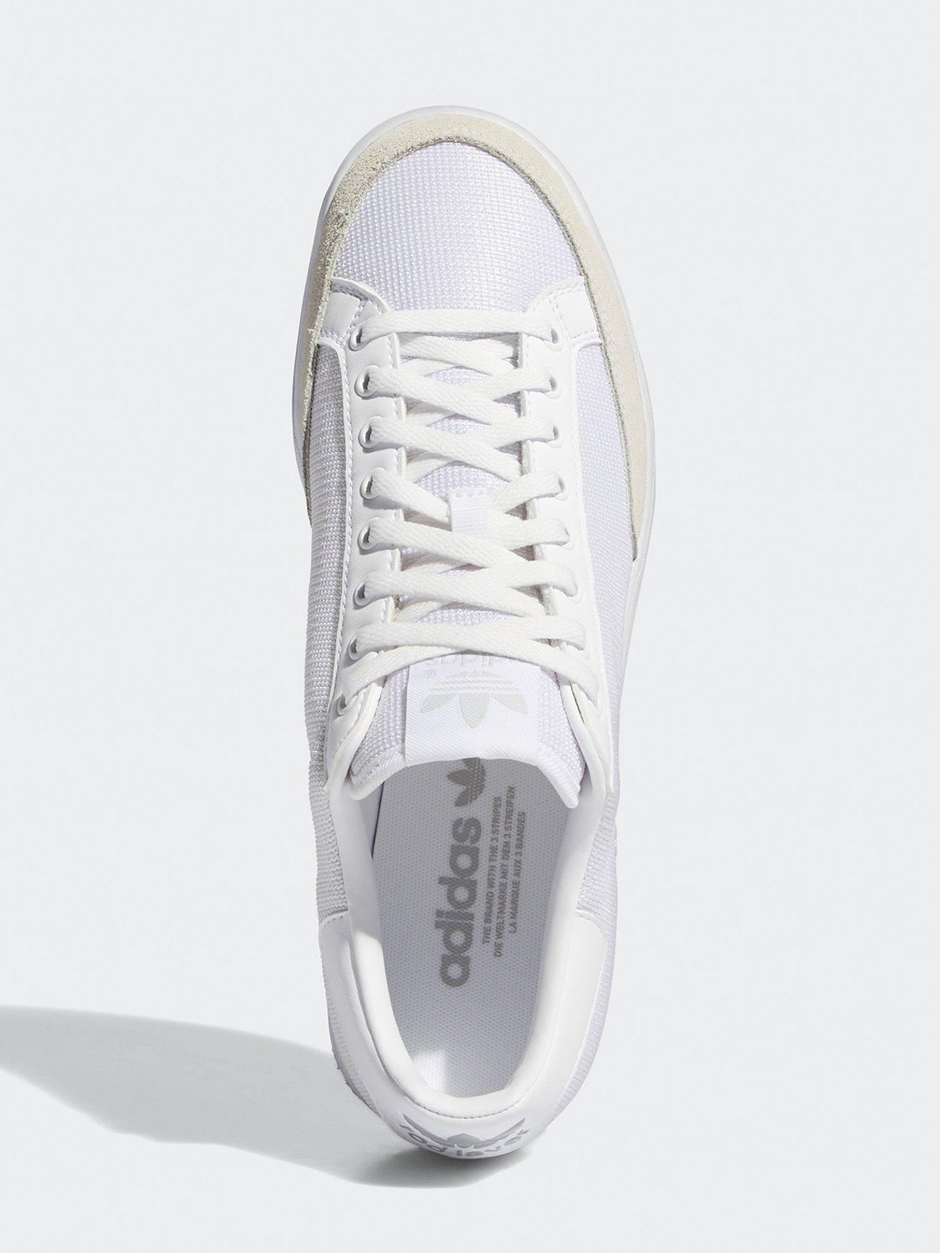 adidas-originals-mens-rod-laver-trainer-whiteoutfit