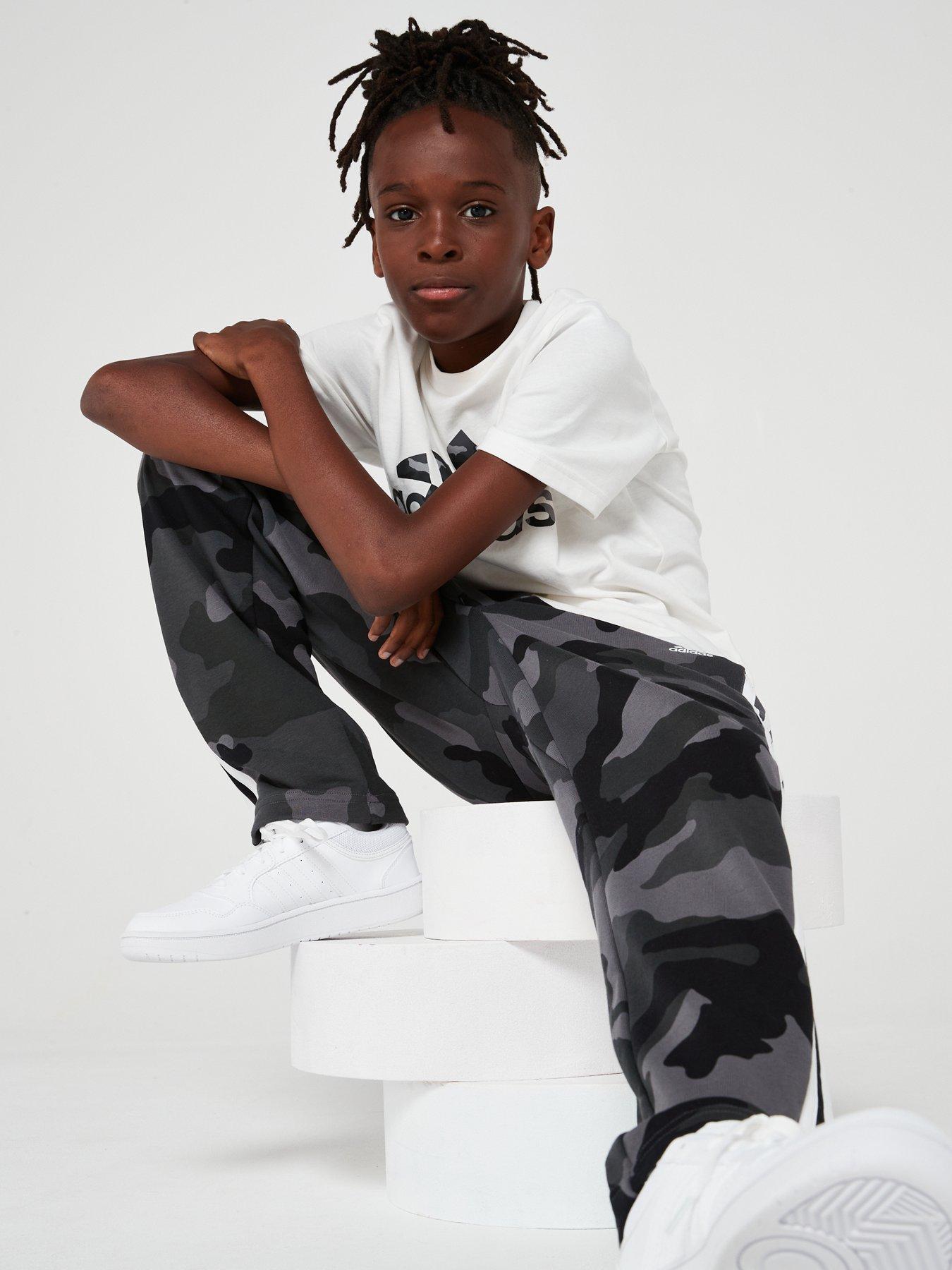 adidas-sportswear-junior-boys-essentials-camo-print-jogging-bottoms-greyback