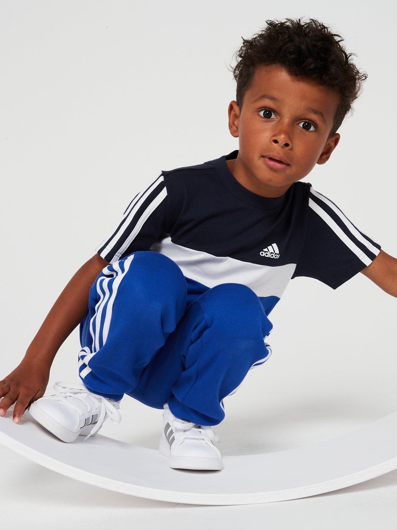 adidas-sportswear-younger-boys-essentials-3-stripe-t-shirt-bluedetail