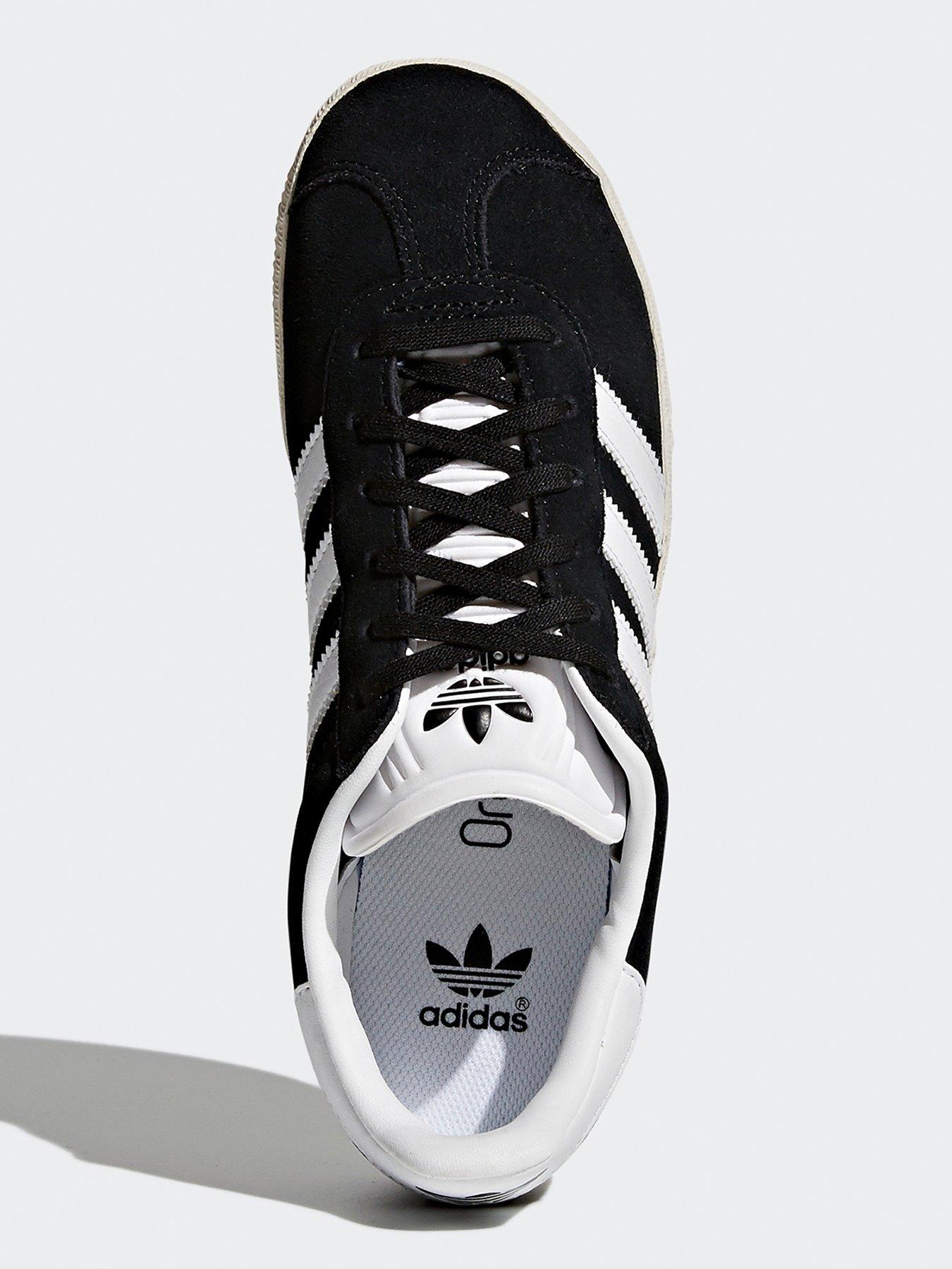 adidas-originals-older-unisex-gazelle-trainers-blackwhiteoutfit