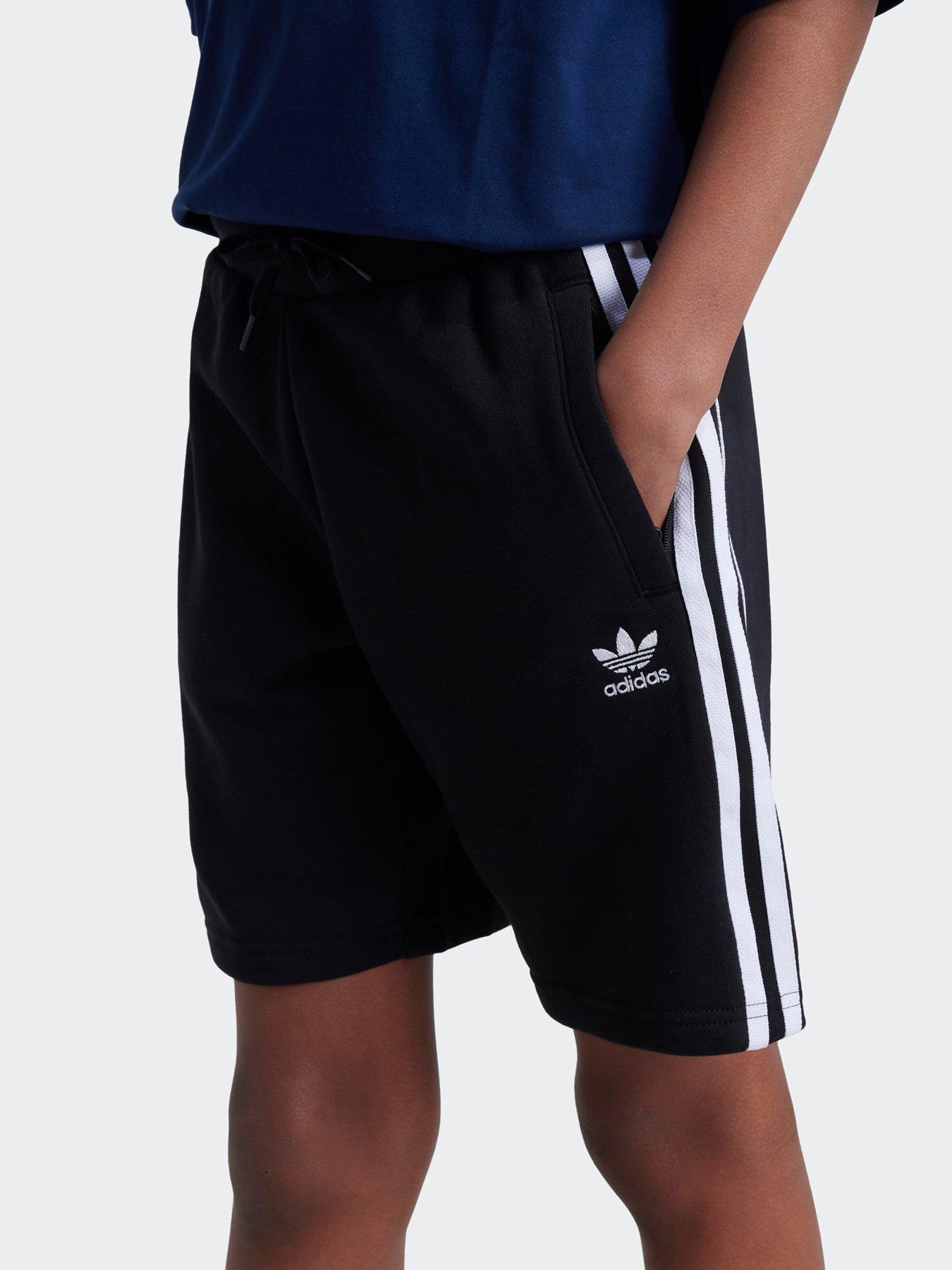 adidas-originals-older-unisex-shorts-blackoutfit