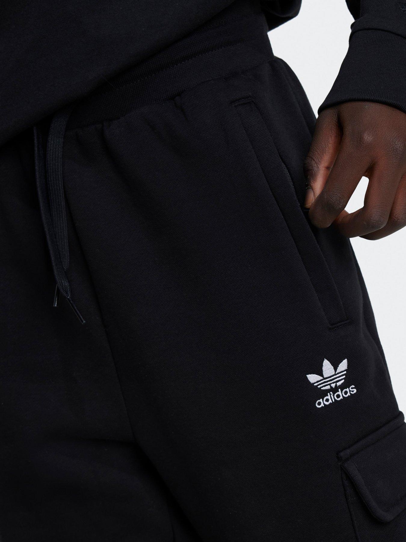 adidas-originals-older-unisex-cargo-pants-blackdetail